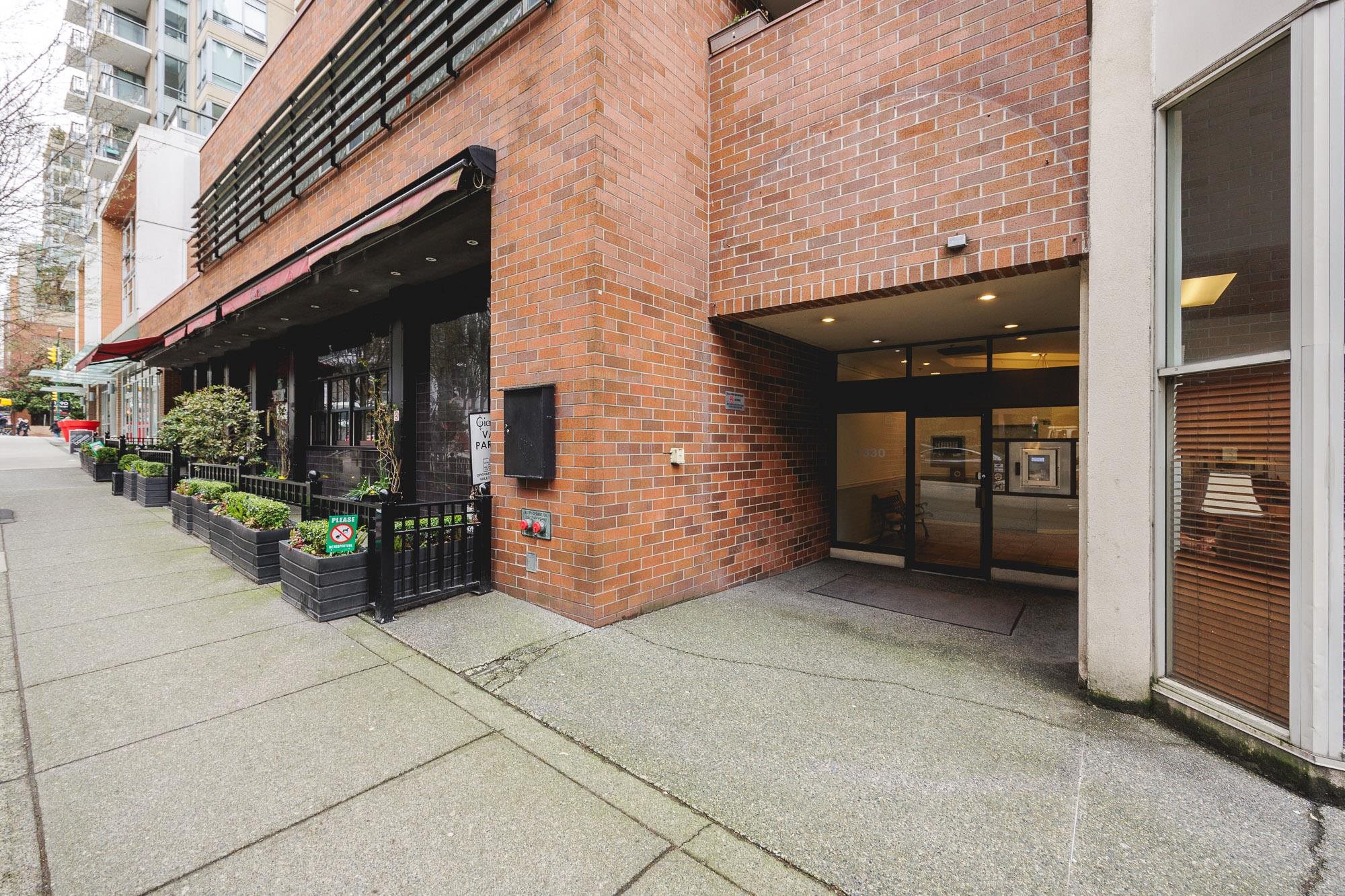 805-1330 HORNBY STREET, Vancouver, British Columbia, ,1 BathroomBathrooms,Residential Attached,For Sale,R2862780