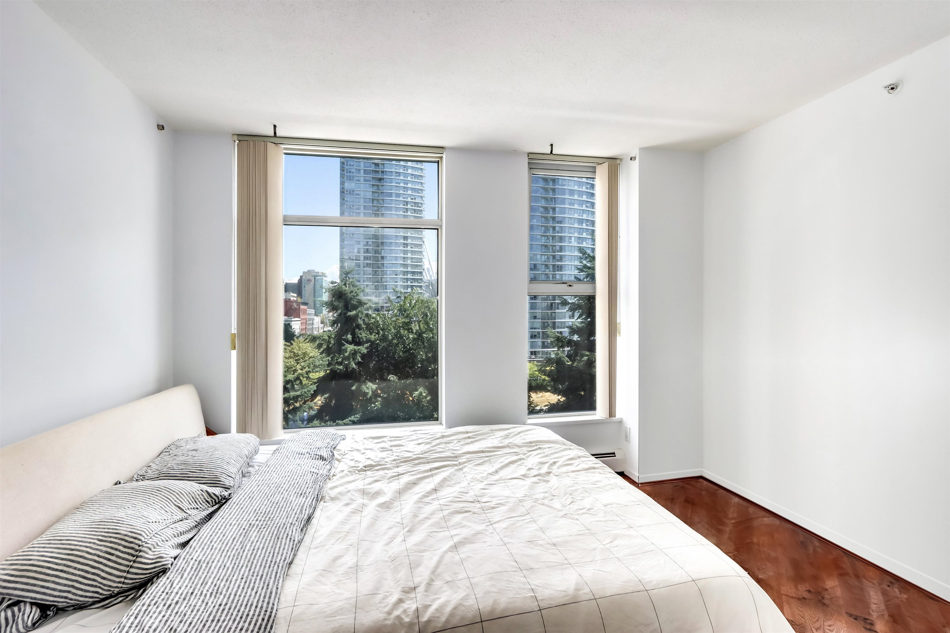 808-1009 EXPO BOULEVARD, Vancouver, British Columbia, 1 Bedroom Bedrooms, ,1 BathroomBathrooms,Residential Attached,For Sale,R2862796
