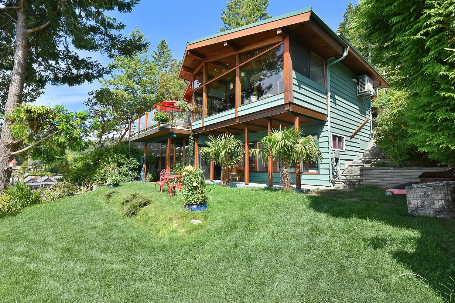 Pender Harbour Egmont House with Acreage for sale:  4 bedroom 2,387 sq.ft. (Listed 2106-02-06)