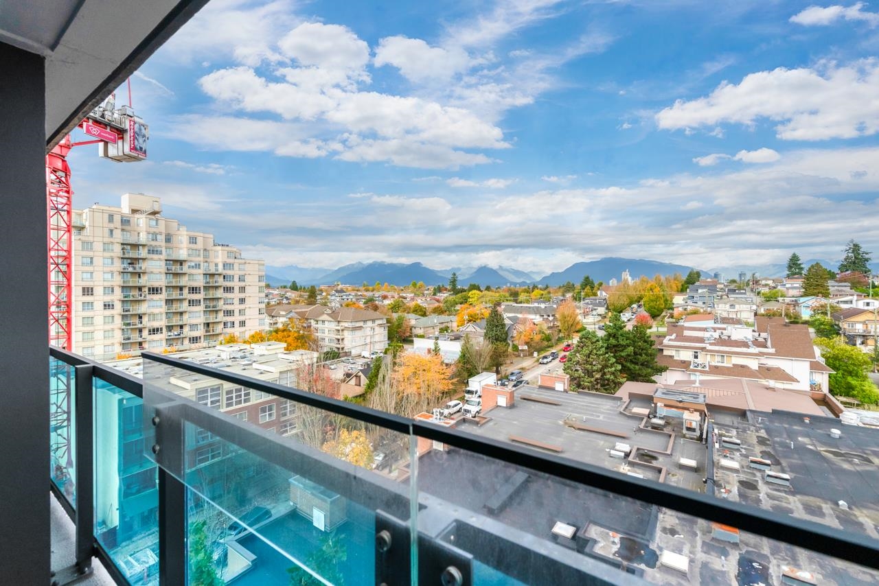 702-5058 JOYCE STREET, Vancouver, British Columbia, 1 Bedroom Bedrooms, ,1 BathroomBathrooms,Residential Attached,For Sale,R2862923