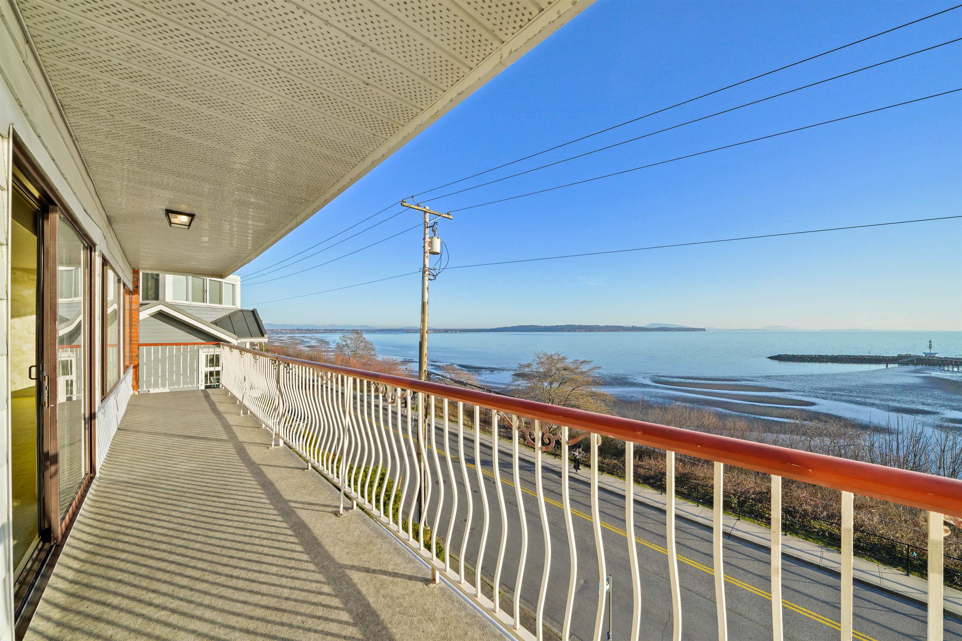202-15147 MARINE DRIVE, White Rock, British Columbia, 2 Bedrooms Bedrooms, ,2 BathroomsBathrooms,Residential Attached,For Sale,R2863195