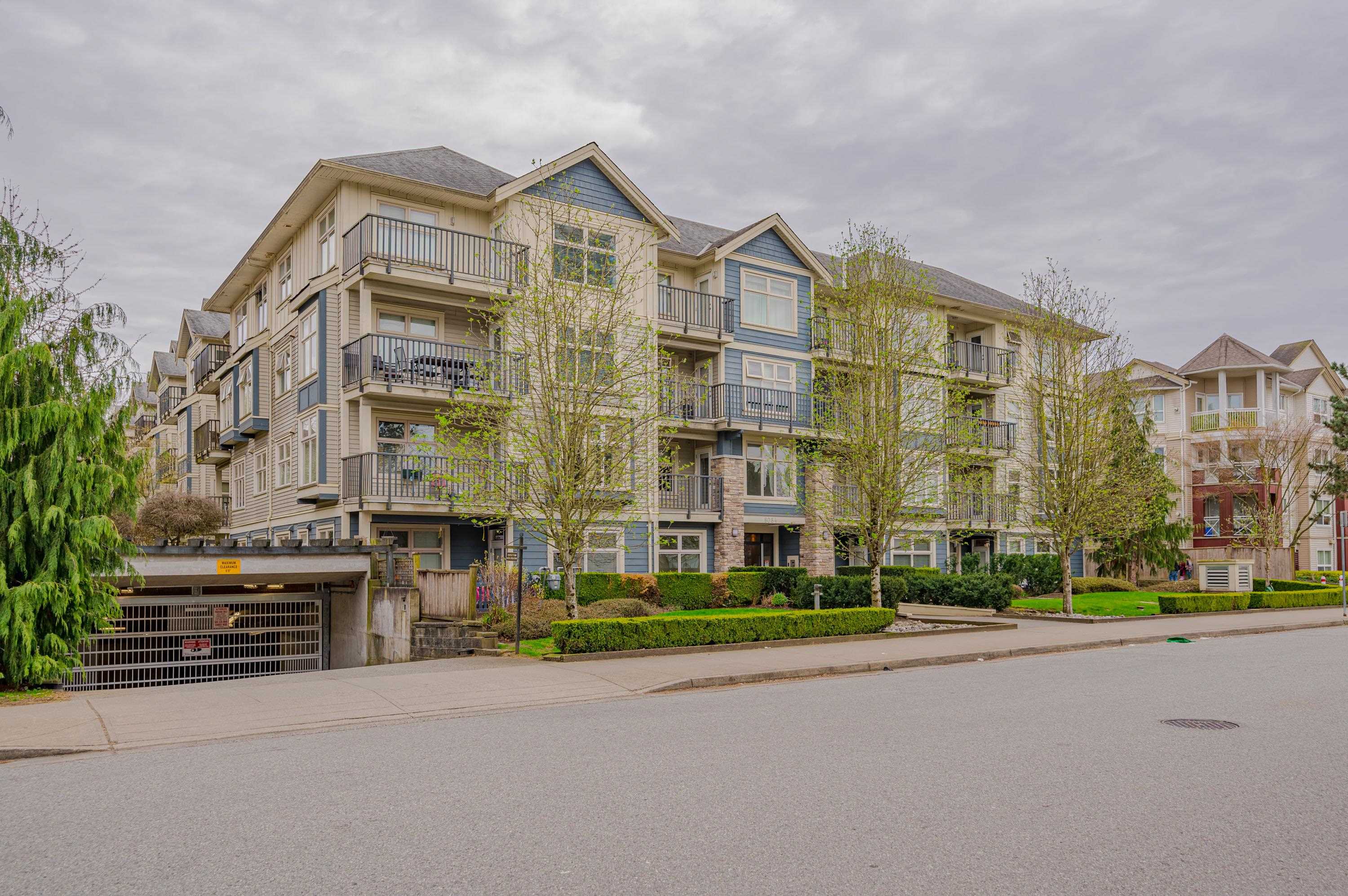 305-8084 120A STREET, Surrey, British Columbia, 2 Bedrooms Bedrooms, ,1 BathroomBathrooms,Residential Attached,For Sale,R2864716