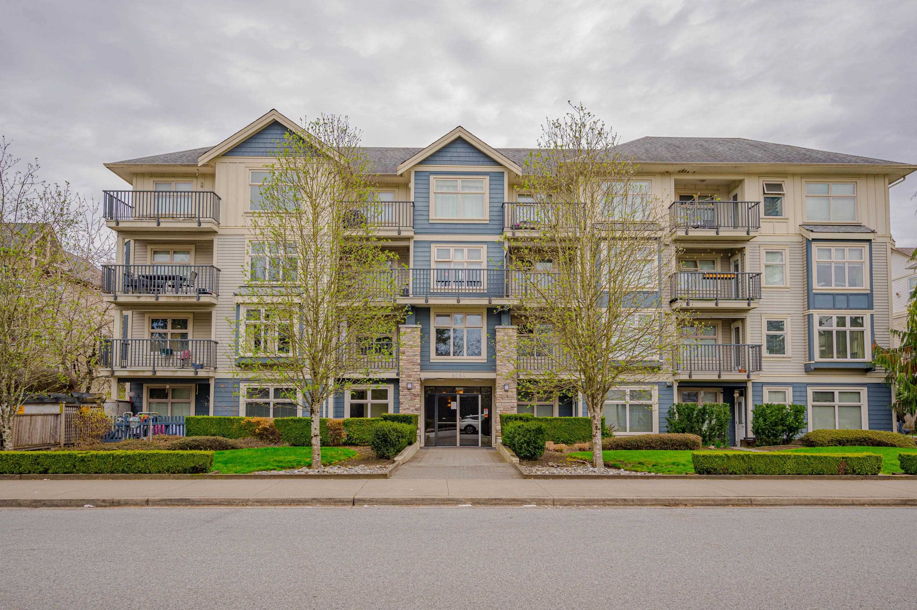 305-8084 120A STREET, Surrey, British Columbia, 2 Bedrooms Bedrooms, ,1 BathroomBathrooms,Residential Attached,For Sale,R2864716