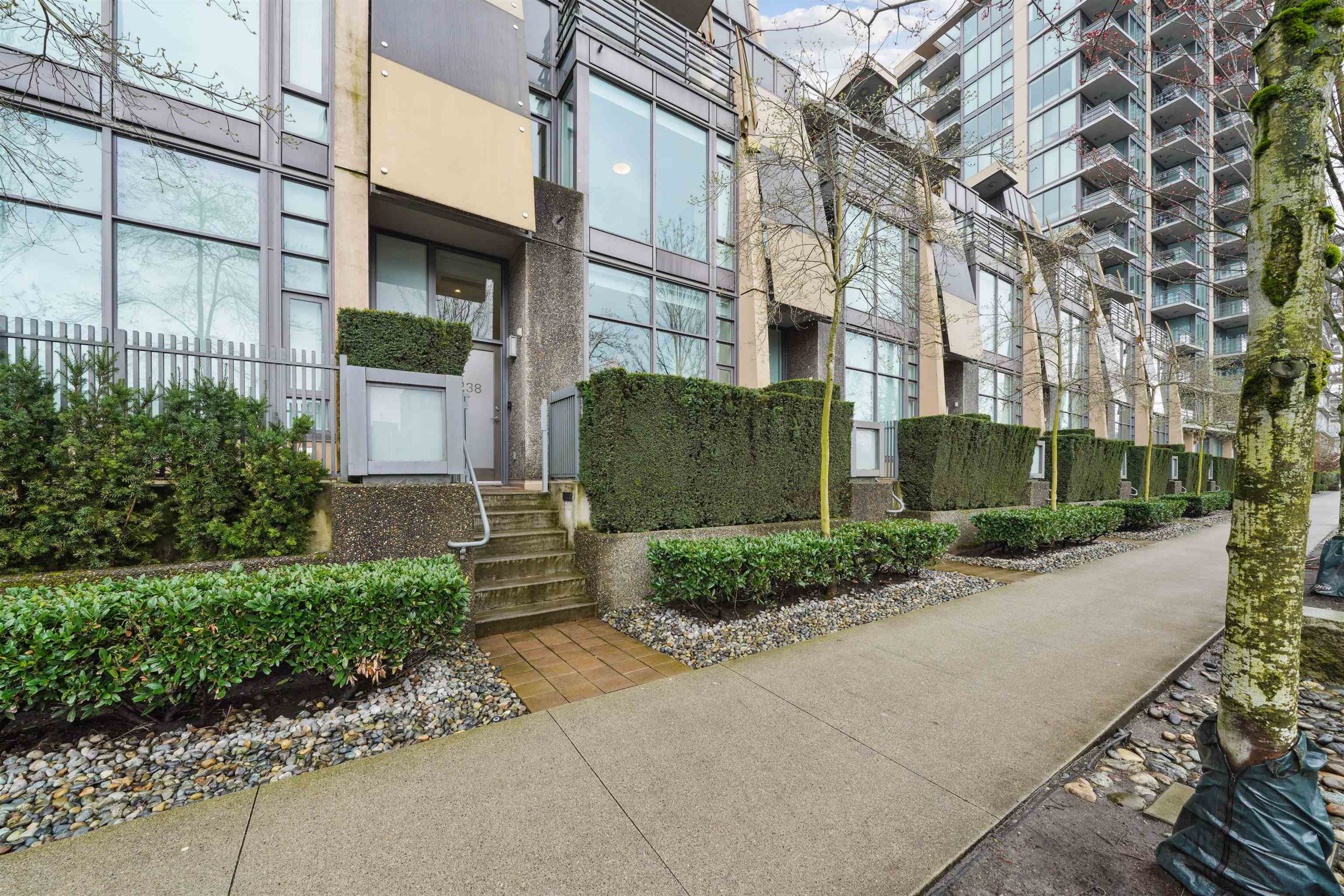 238 W1ST AVENUE, Vancouver, British Columbia Townhouse, 2 Bedrooms, 3 Bathrooms, Residential Attached,For Sale, MLS-R2864773