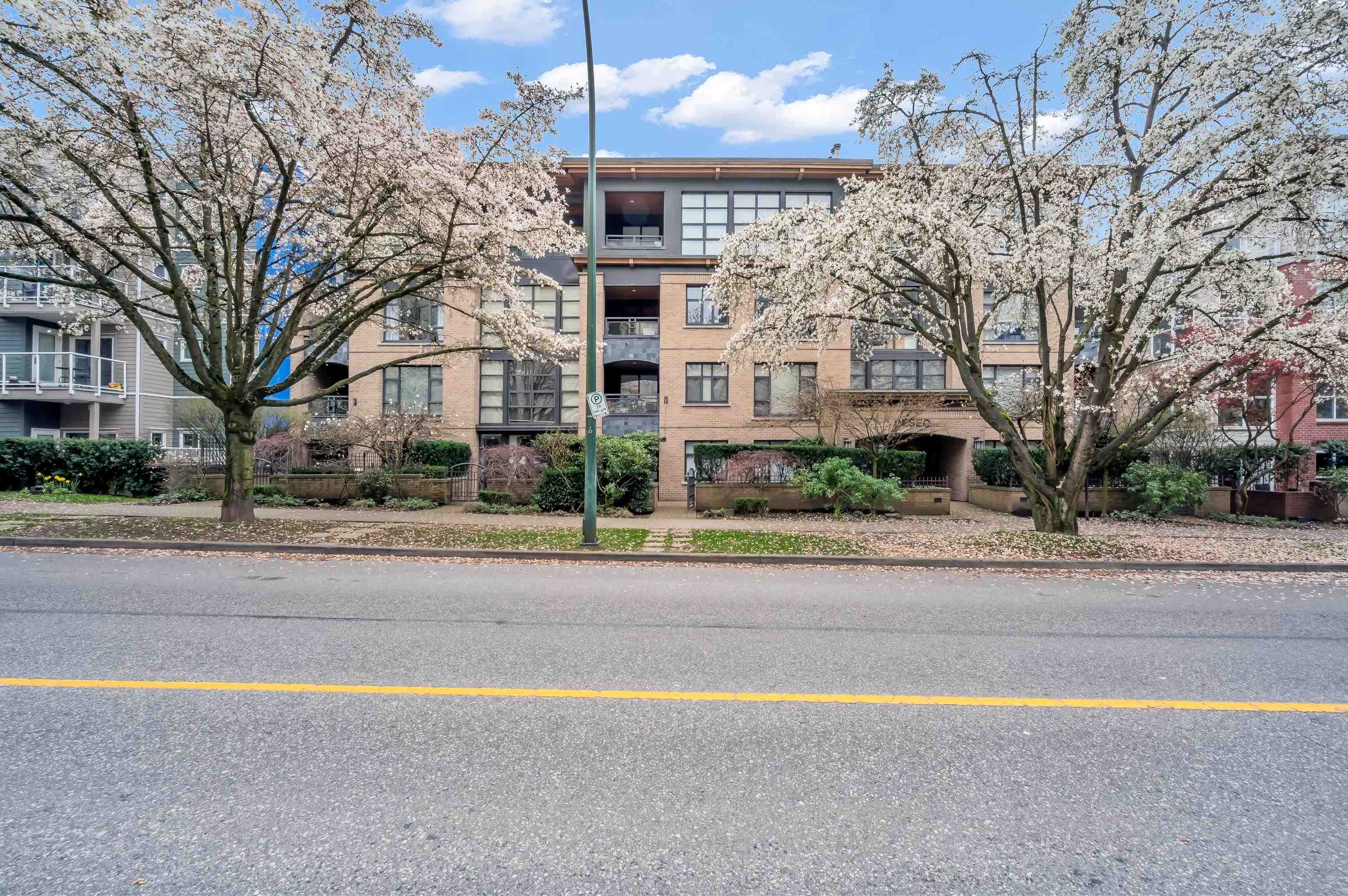 2226 12TH, Vancouver, British Columbia V6K 2N5, 1 Bedroom Bedrooms, ,1 BathroomBathrooms,Residential Attached,For Sale,12TH,R2865050