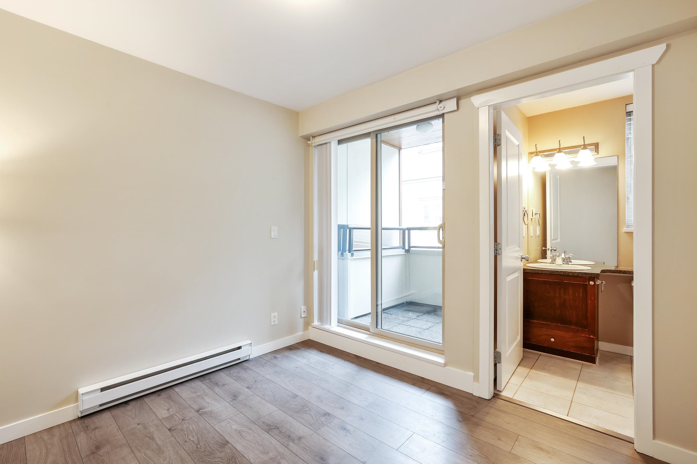 21-628 W6TH AVENUE, Vancouver, British Columbia, 2 Bedrooms Bedrooms, ,3 BathroomsBathrooms,Residential Attached,For Sale,R2865069