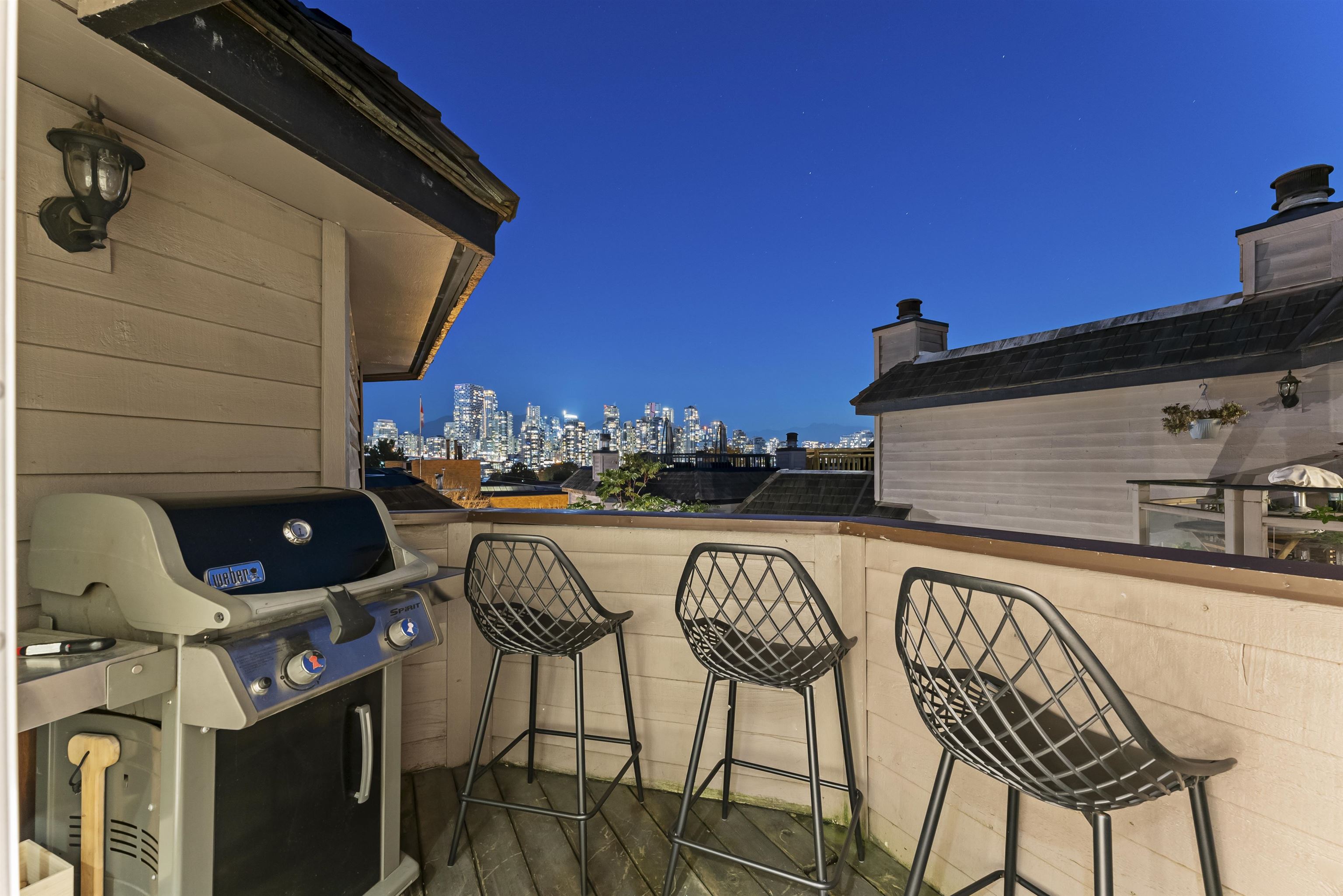 1286 W6TH AVENUE, Vancouver, British Columbia, 4 Bedrooms Bedrooms, ,2 BathroomsBathrooms,Residential Attached,For Sale,R2865710