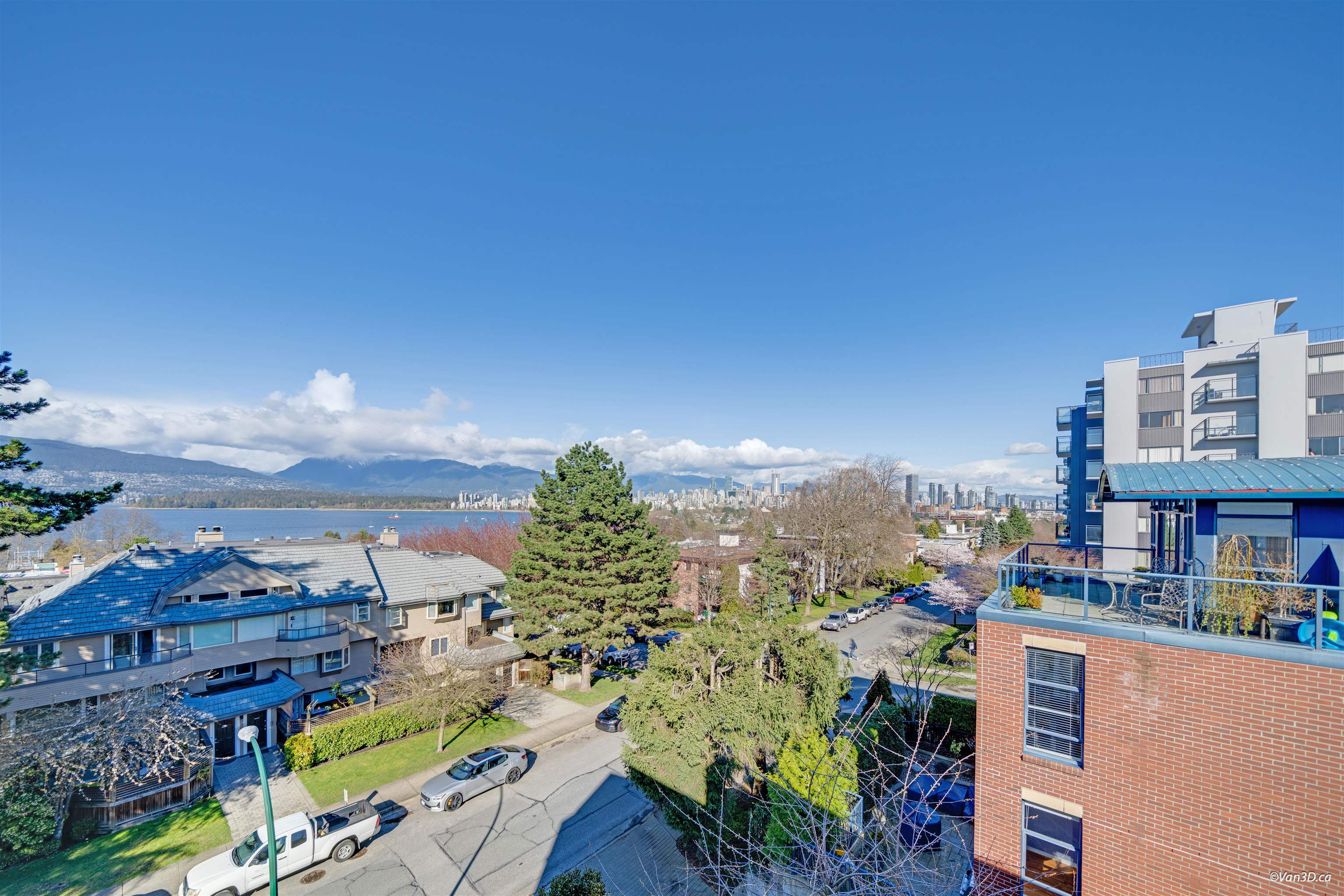 2428 1ST, Vancouver, British Columbia V6K 1G6, 2 Bedrooms Bedrooms, ,2 BathroomsBathrooms,Residential Attached,For Sale,1ST,R2865732