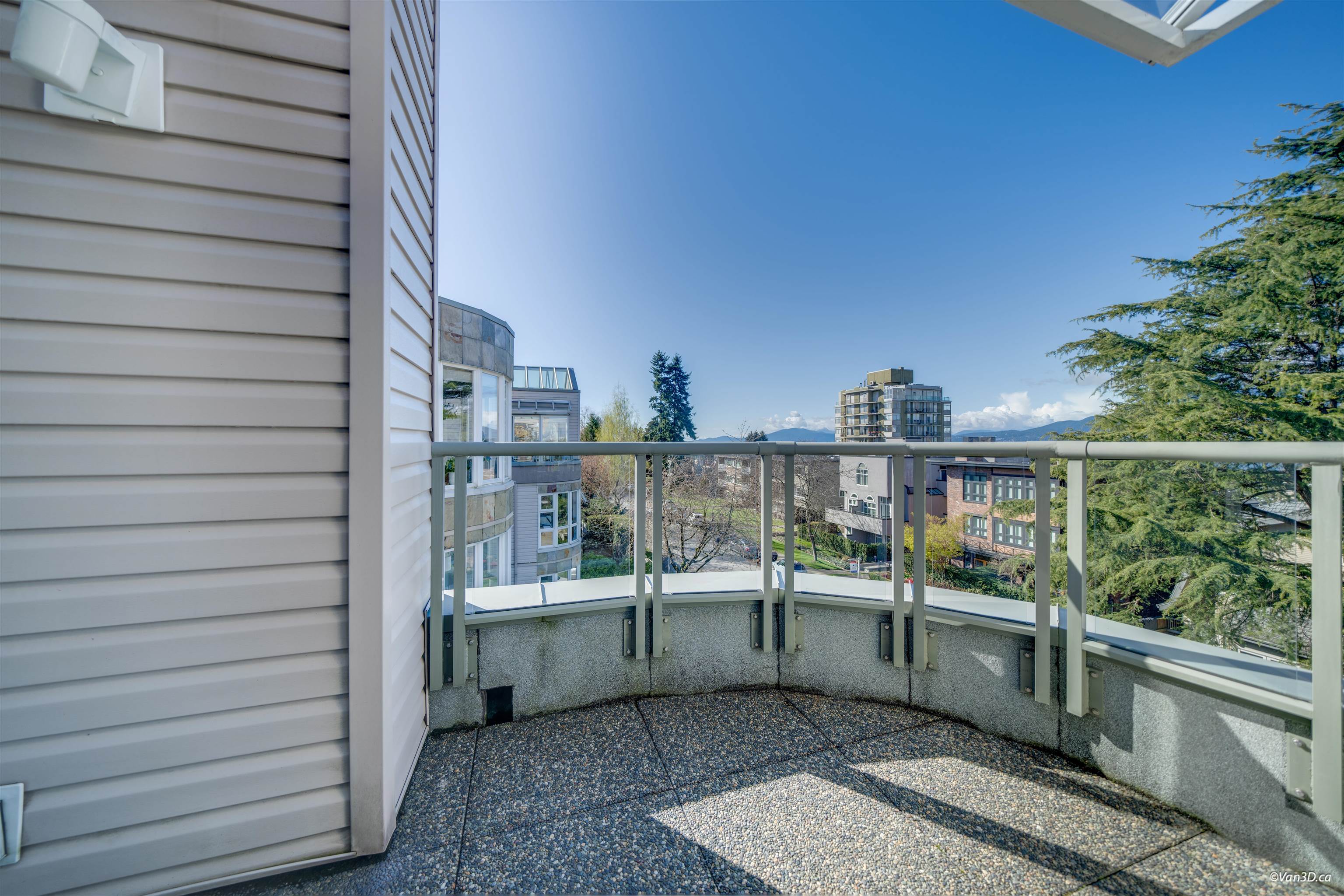 2428 1ST, Vancouver, British Columbia V6K 1G6, 2 Bedrooms Bedrooms, ,2 BathroomsBathrooms,Residential Attached,For Sale,1ST,R2865732