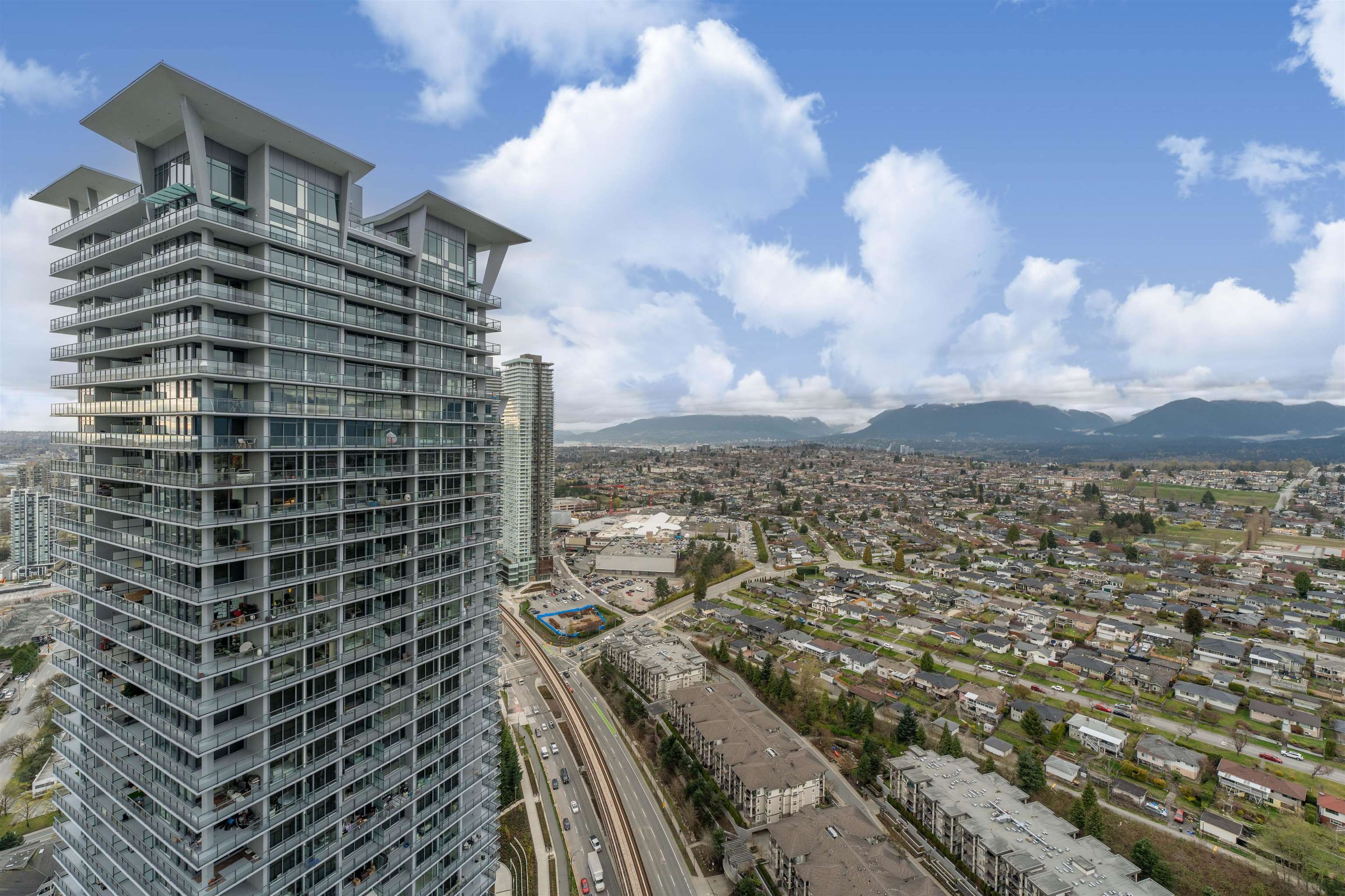 4304-4880 LOUGHEED HIGHWAY, Burnaby, British Columbia, 2 Bedrooms Bedrooms, ,2 BathroomsBathrooms,Residential Attached,For Sale,R2866118