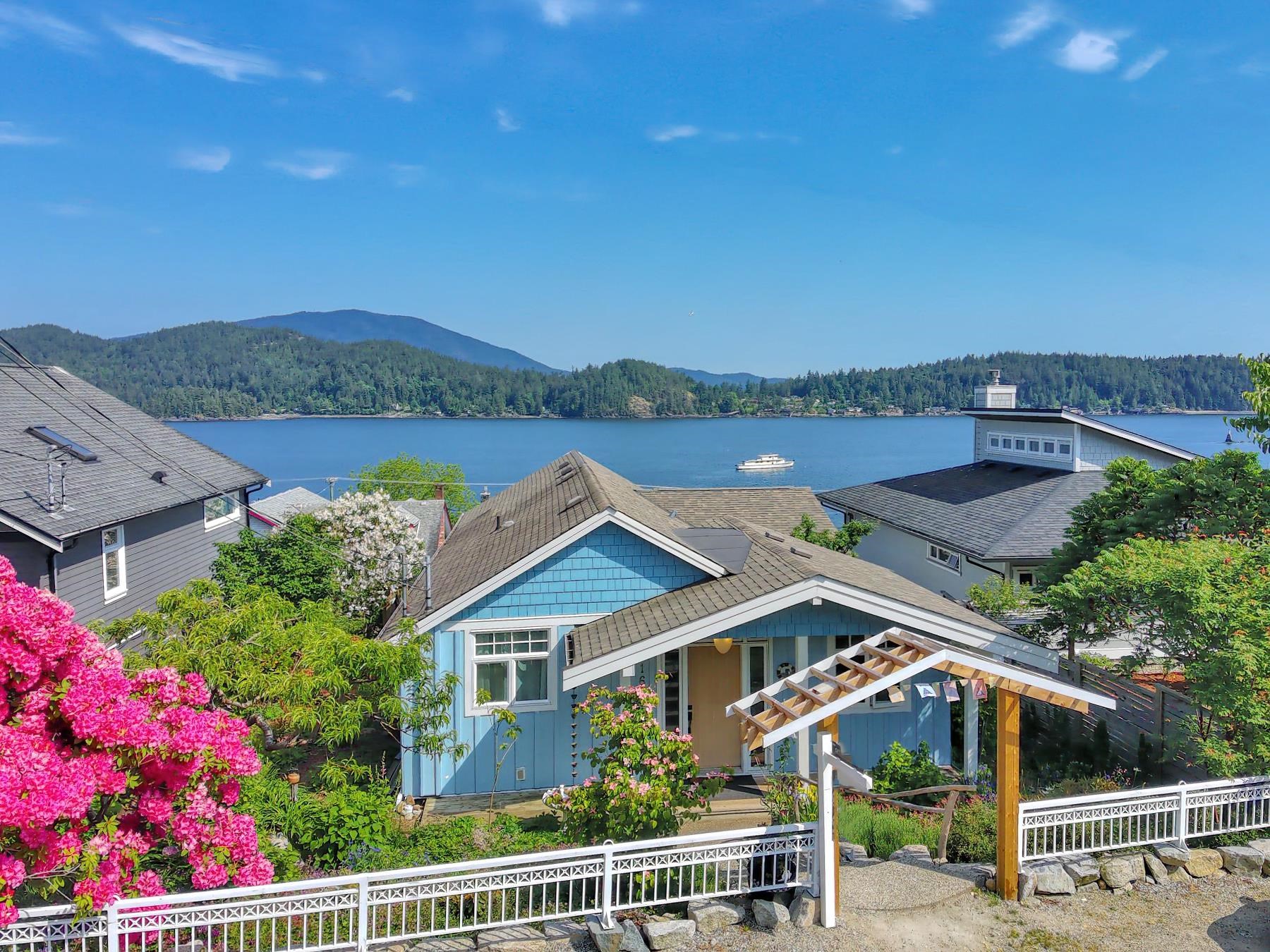 Gibsons & Area House/Single Family for sale:  4 bedroom 1,940 sq.ft. (Listed 2024-04-03)