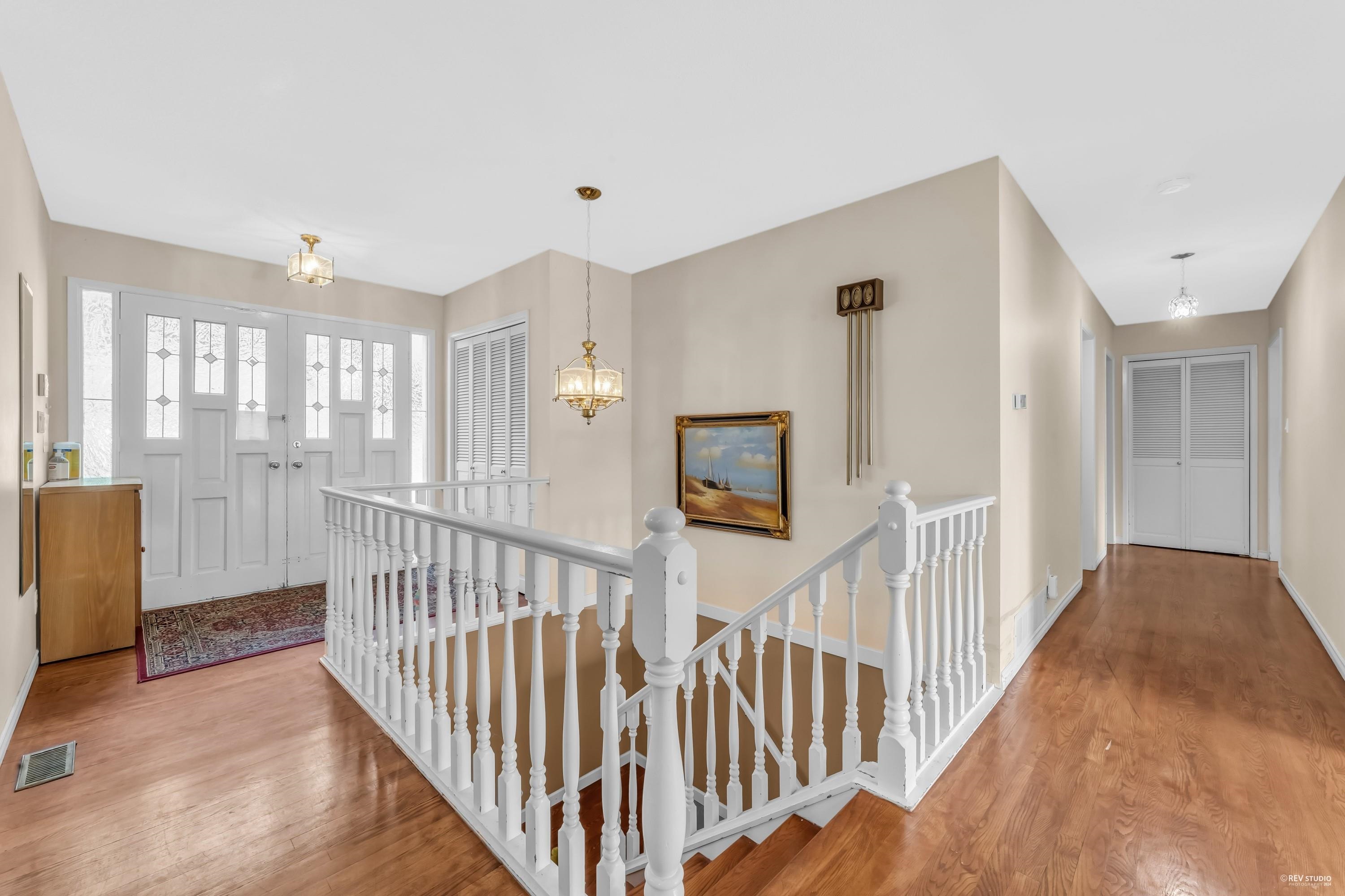 Listing image of 1181 CHARTWELL DRIVE