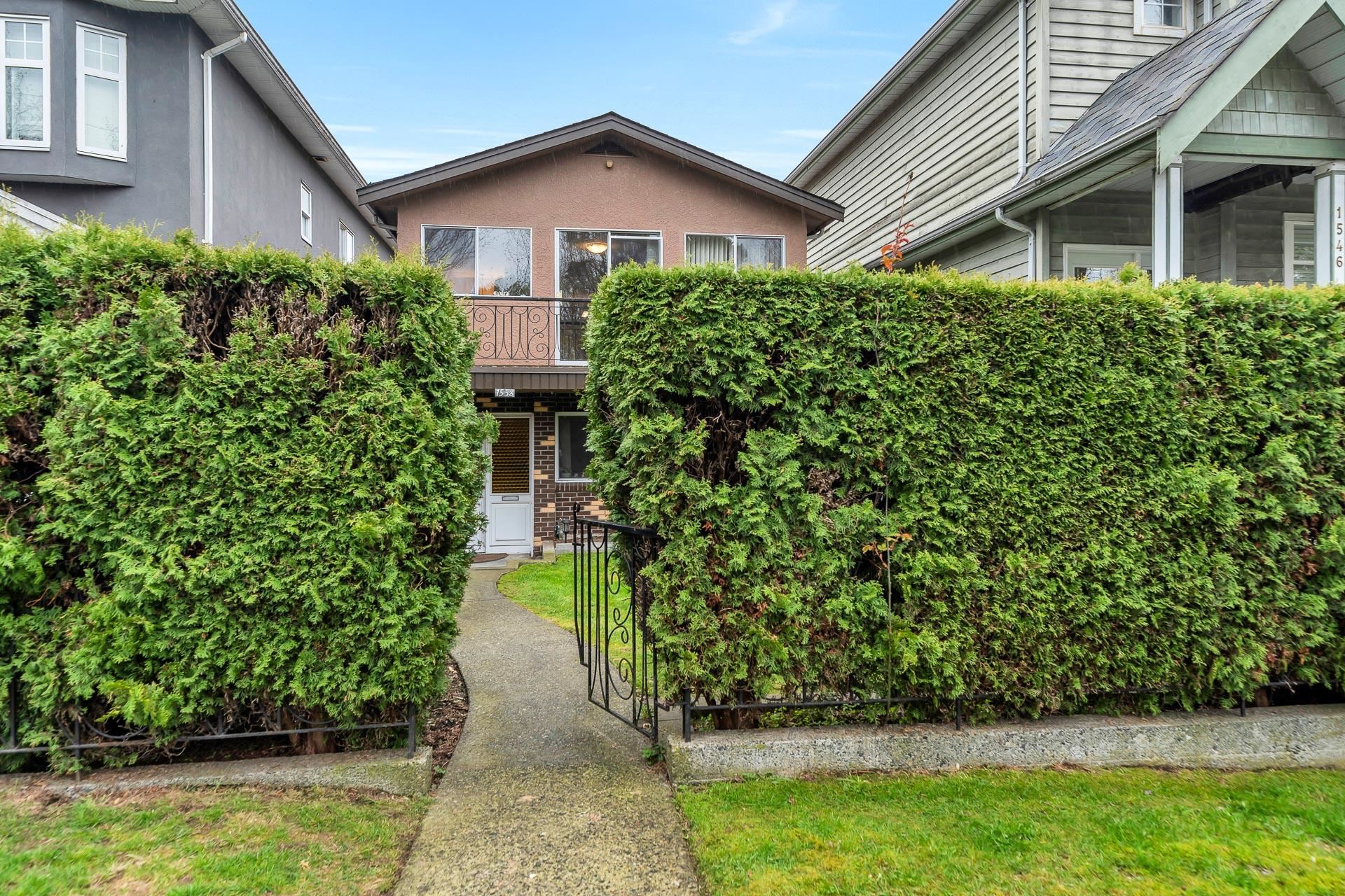 1558 E2ND AVENUE, Vancouver, British Columbia, 4 Bedrooms Bedrooms, ,2 BathroomsBathrooms,Residential Detached,For Sale,R2866556