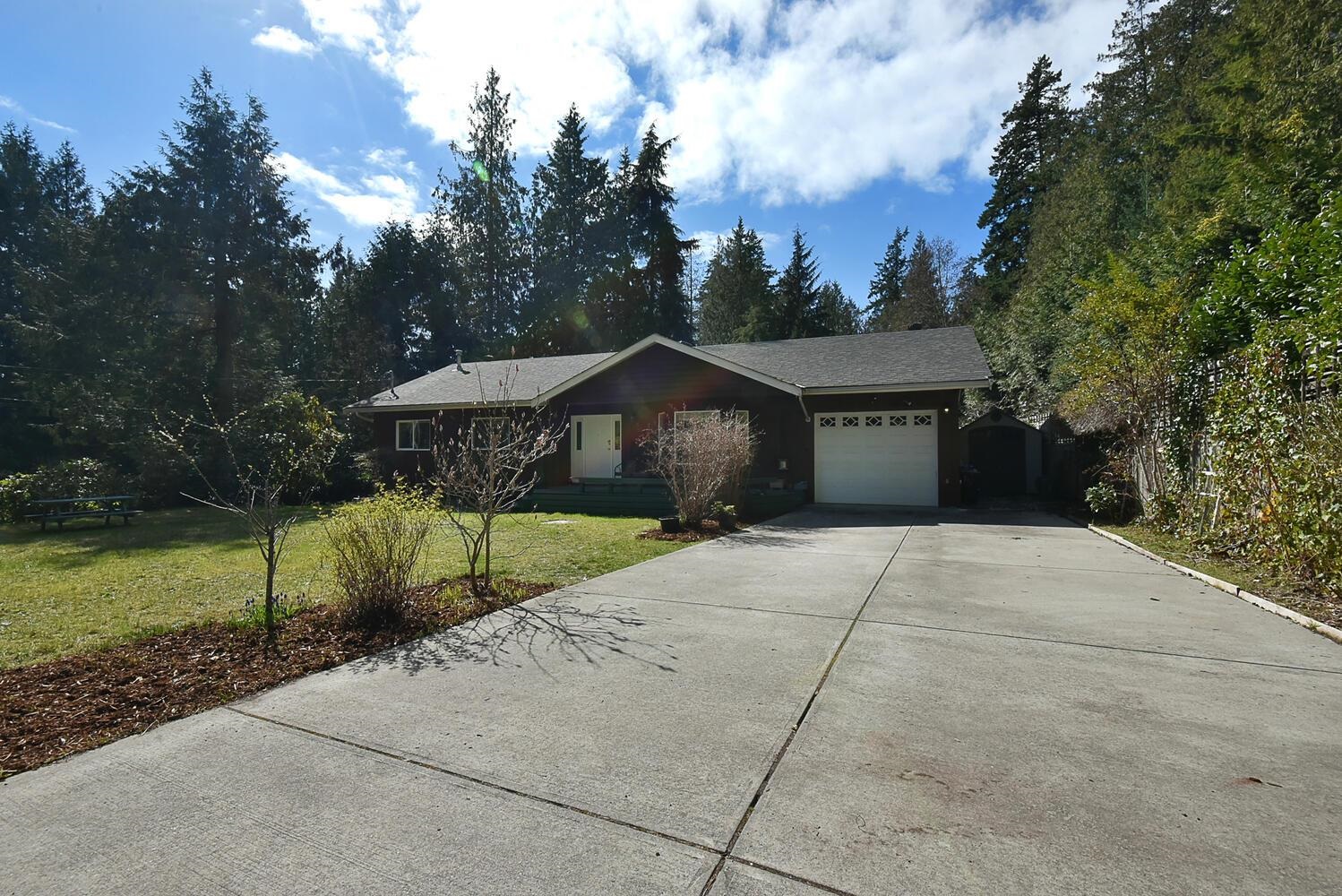 Roberts Creek House/Single Family for sale:  2 bedroom 1,548 sq.ft. (Listed 2024-04-04)