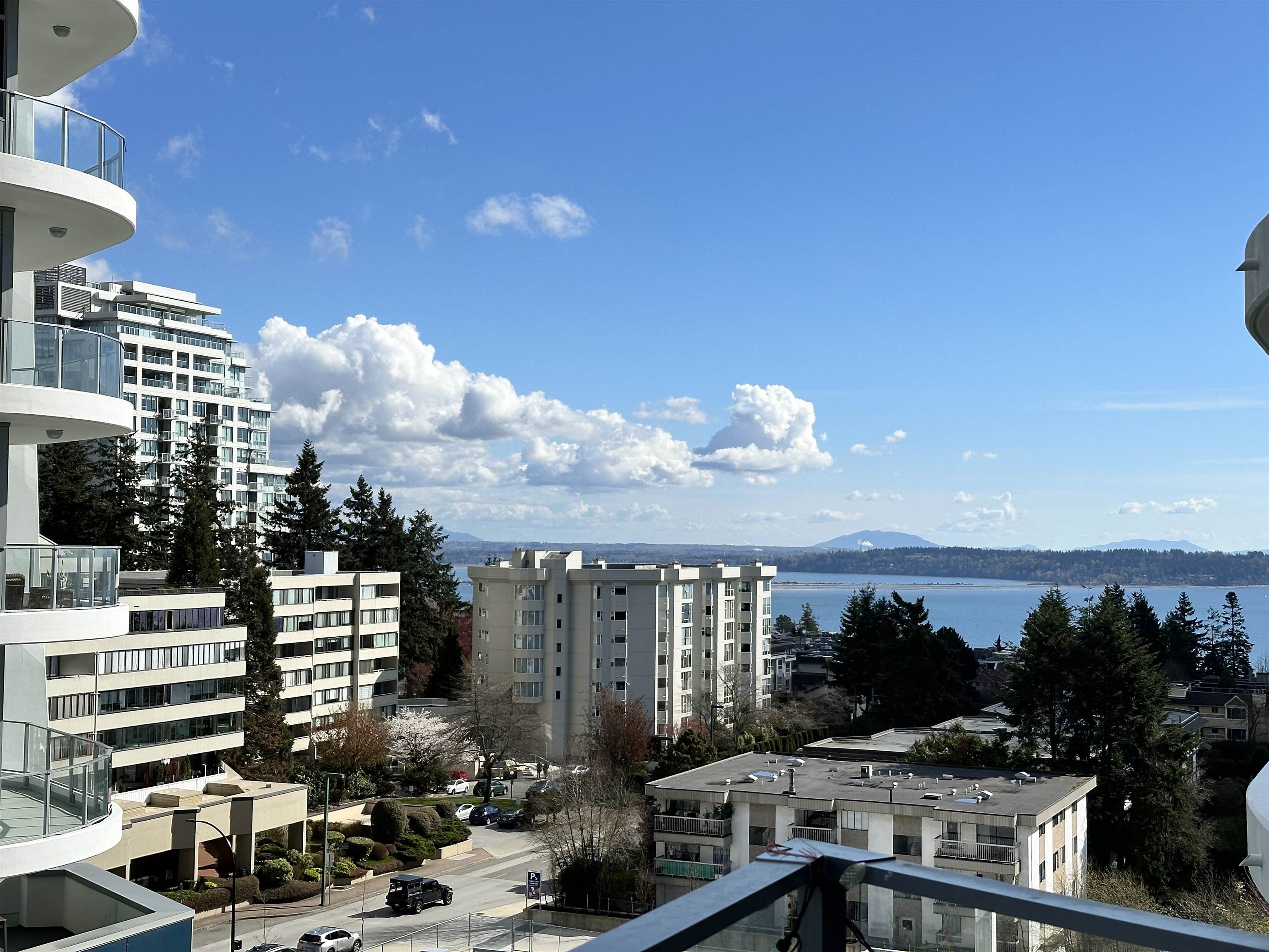 804-1500 MARTIN STREET, White Rock, British Columbia, 2 Bedrooms Bedrooms, ,2 BathroomsBathrooms,Residential Attached,For Sale,R2867422