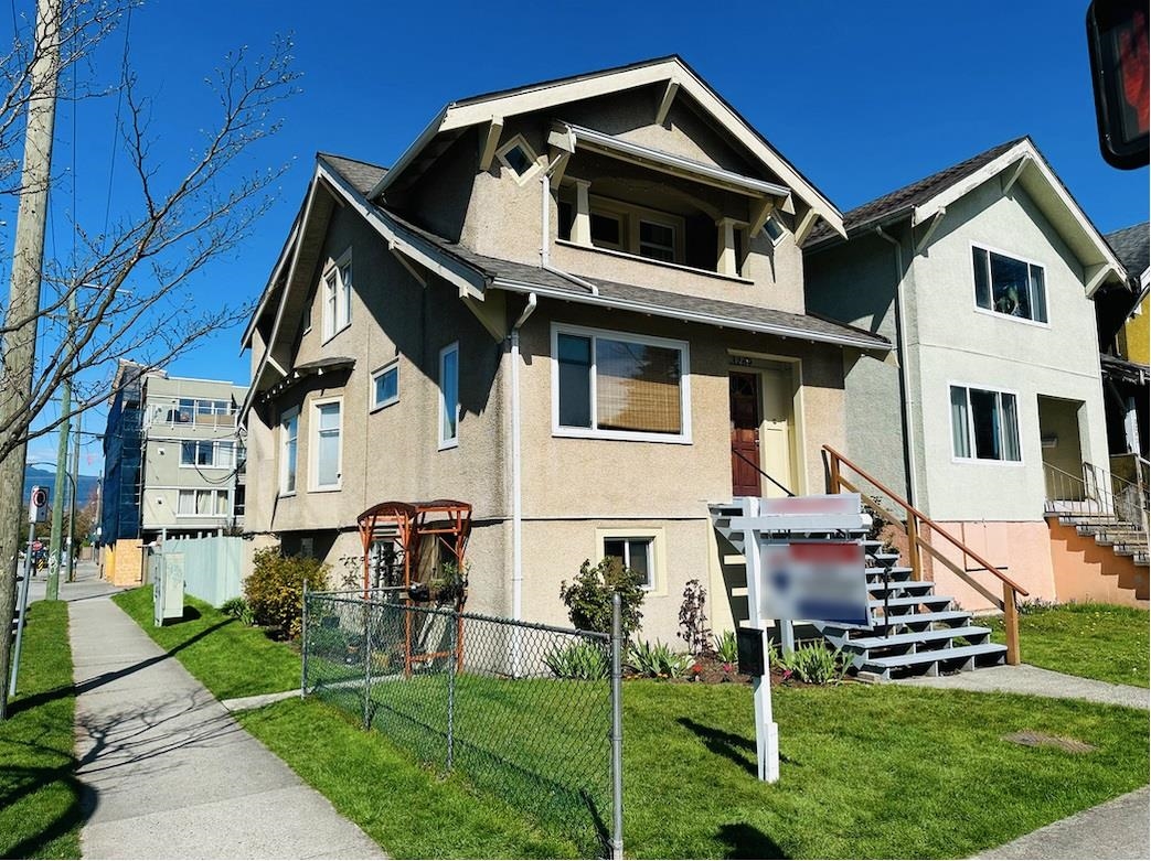 3269 W10TH AVENUE, Vancouver, British Columbia, 5 Bedrooms Bedrooms, ,3 BathroomsBathrooms,Residential Detached,For Sale,R2867480