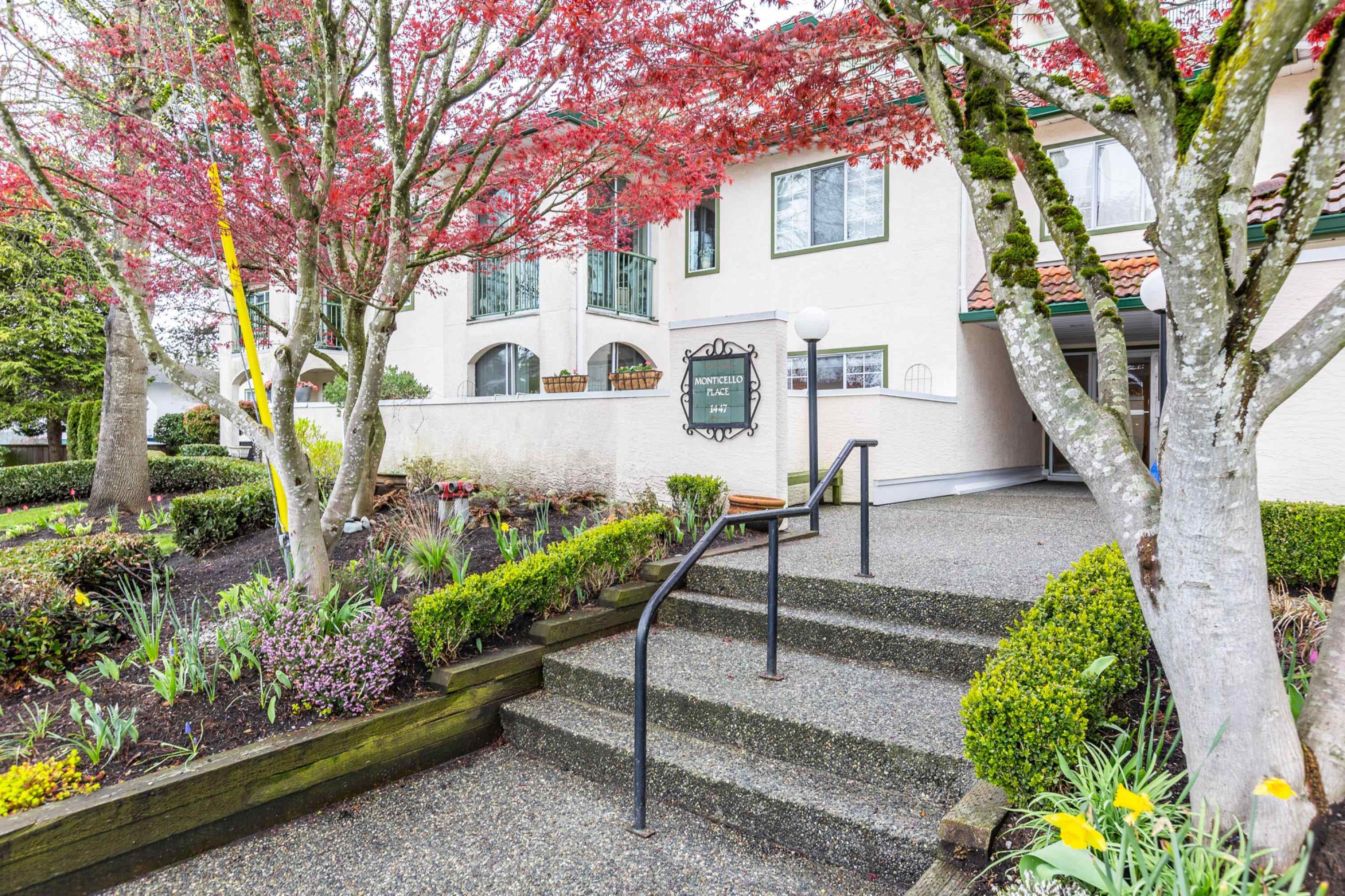 101-1447 BEST STREET, White Rock, British Columbia, 2 Bedrooms Bedrooms, ,2 BathroomsBathrooms,Residential Attached,For Sale,R2867502