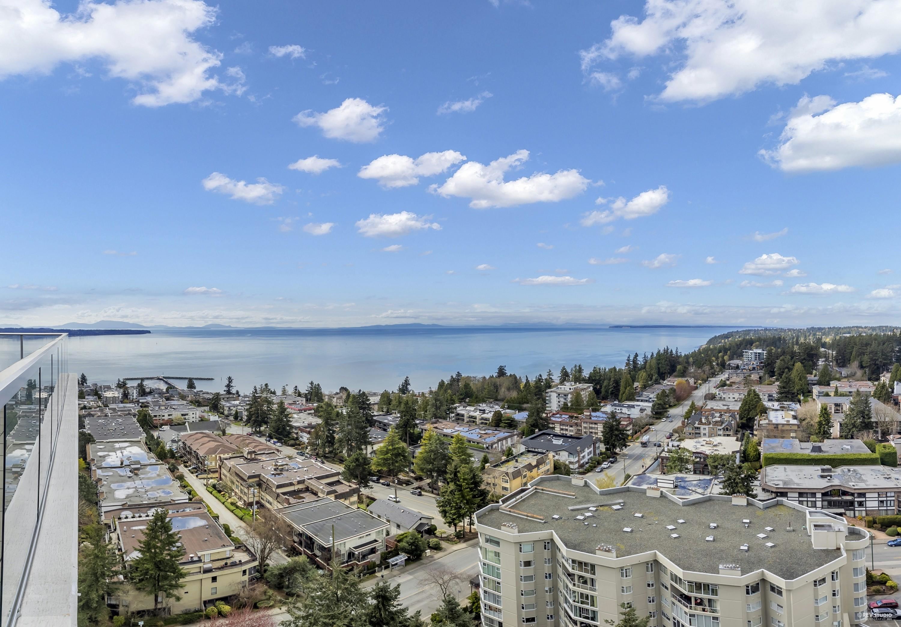 1601-15165 THRIFT AVENUE, White Rock, British Columbia, 2 Bedrooms Bedrooms, ,4 BathroomsBathrooms,Residential Attached,For Sale,R2867717