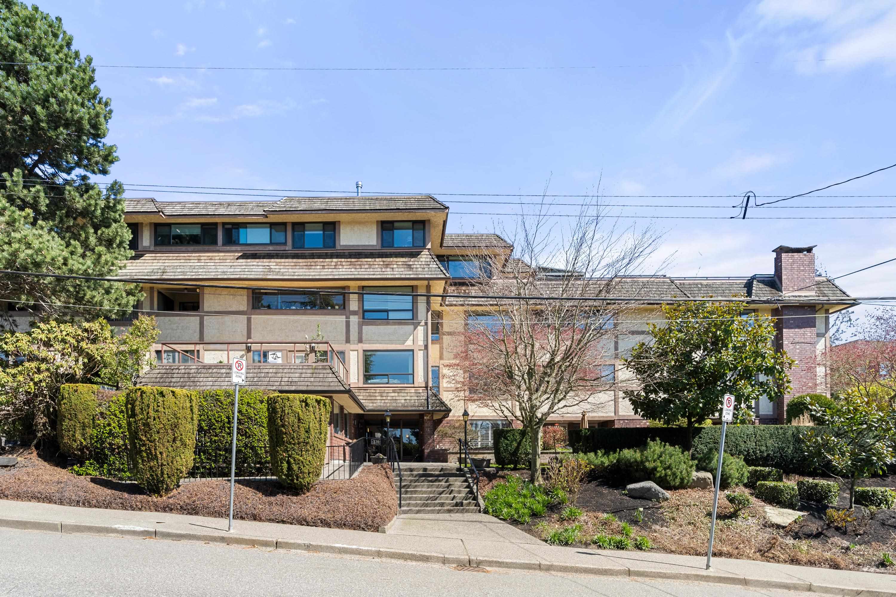 104-1368 FOSTER STREET, White Rock, British Columbia Apartment/Condo, 1 Bedroom, 1 Bathroom, Residential Attached,For Sale, MLS-R2867944