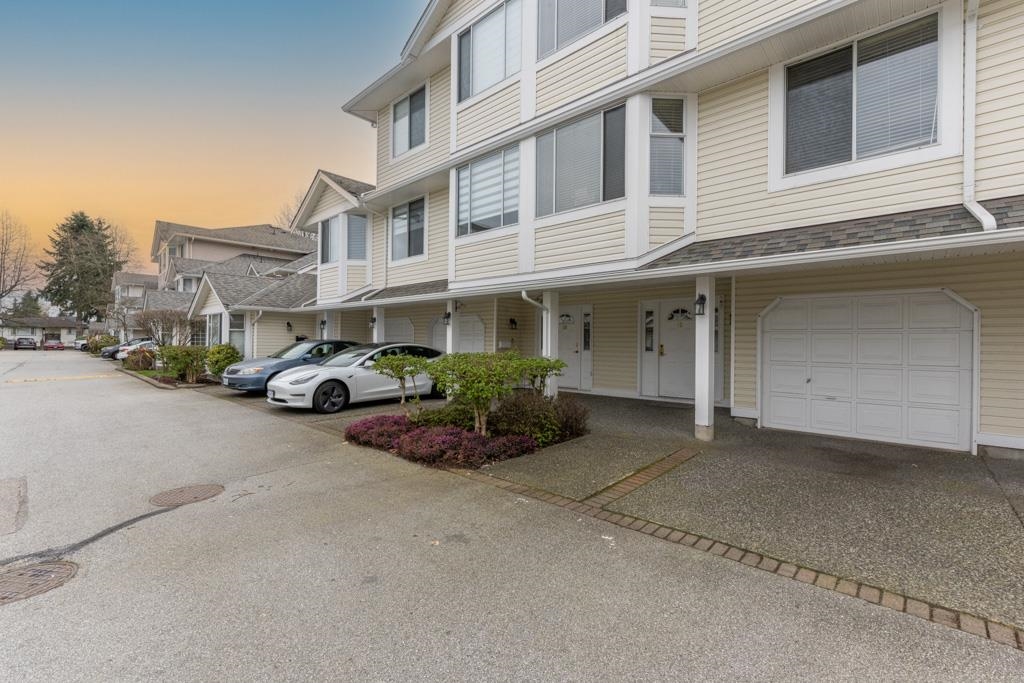 40-7955 122 AVENUE, Surrey, British Columbia V3W 4T4 Townhouse, 4 Bedrooms, 3 Bathrooms, Residential Attached,For Sale, MLS-R2868058, Richmond Condo for Sale