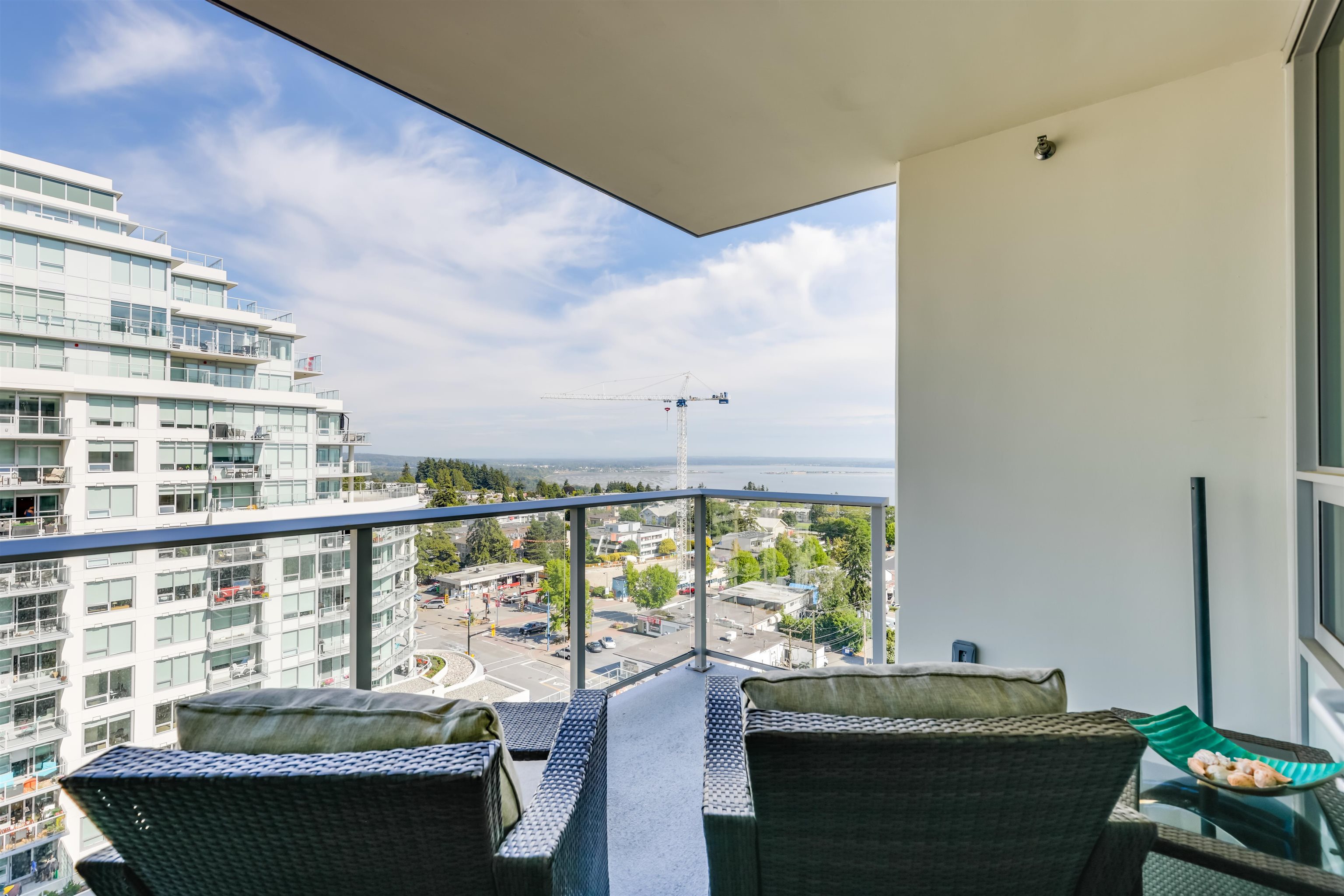 1104-15165 THRIFT AVENUE, White Rock, British Columbia, 2 Bedrooms Bedrooms, ,2 BathroomsBathrooms,Residential Attached,For Sale,R2868081