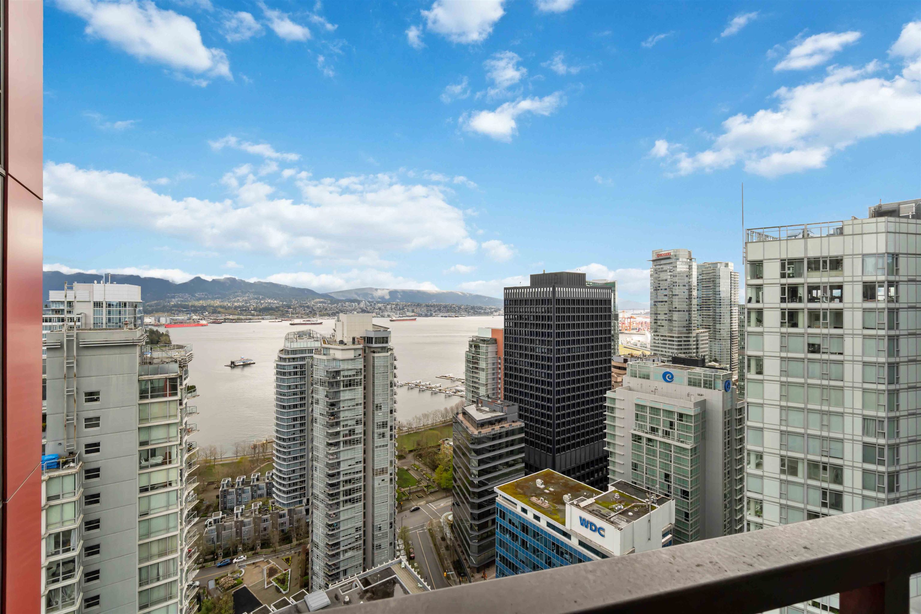 1211 MELVILLE, Vancouver, British Columbia V6E 0A7, 2 Bedrooms Bedrooms, ,2 BathroomsBathrooms,Residential Attached,For Sale,MELVILLE,R2868543