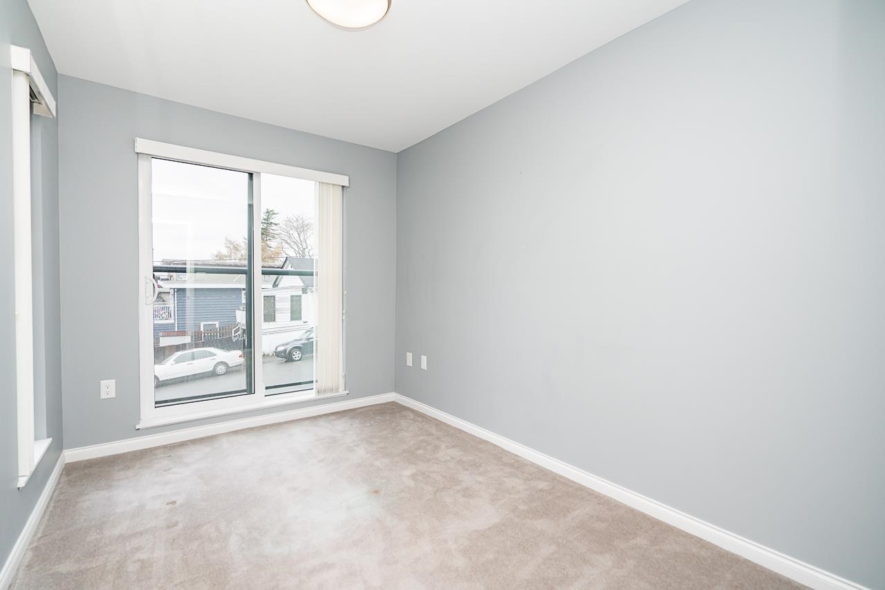 15210 PACIFIC, White Rock, British Columbia V4B 5L2, 2 Bedrooms Bedrooms, ,2 BathroomsBathrooms,Residential Attached,For Sale,PACIFIC,R2868720