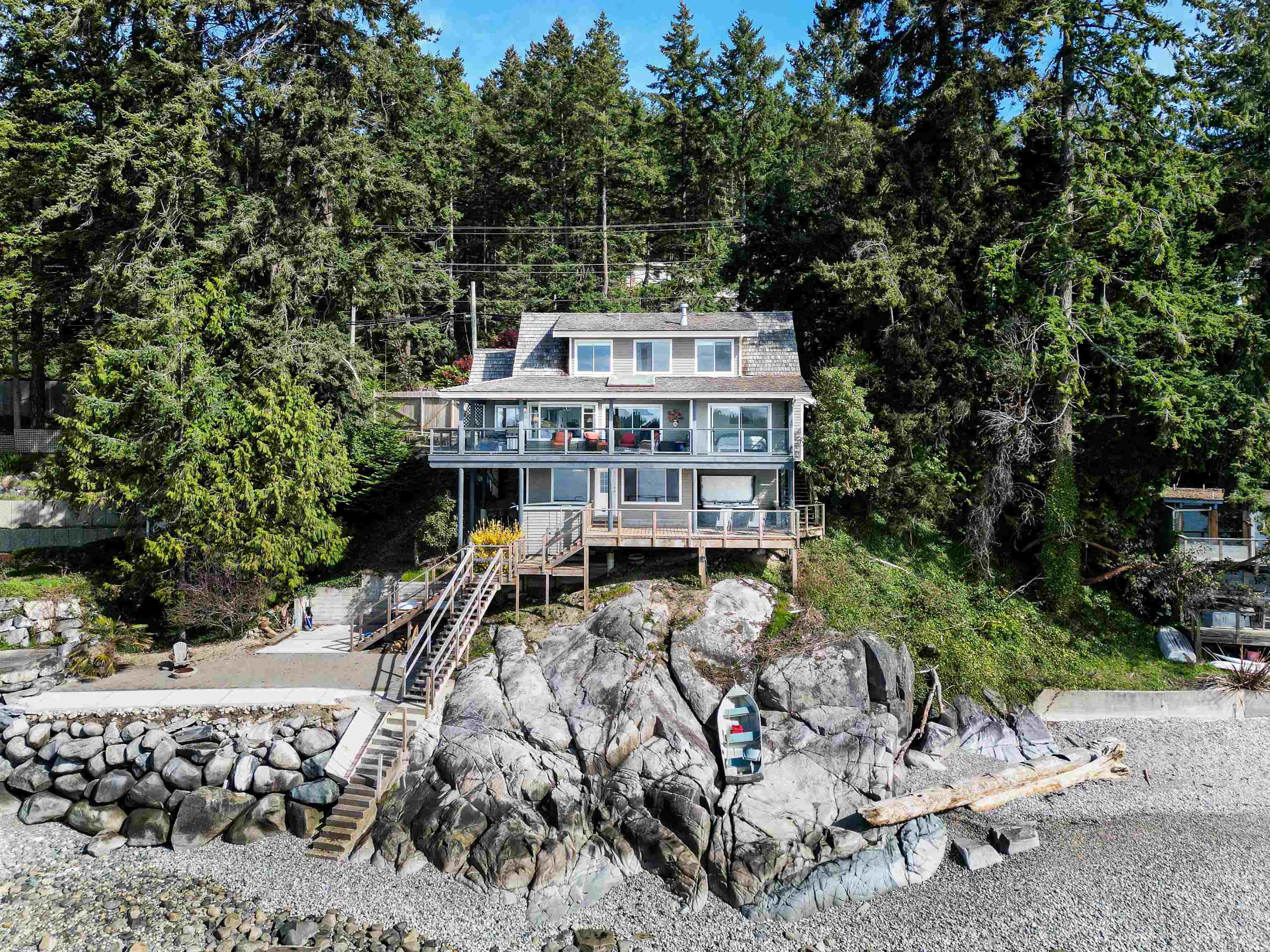 6643 Sunshine Coast Highway, Sechelt, Sechelt District, V7Z 0M9 1