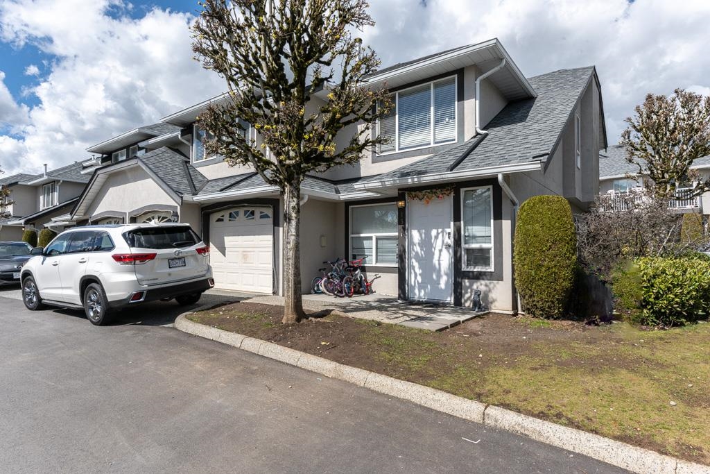 3160 TOWNLINE, Abbotsford, British Columbia V2T 5P4, 5 Bedrooms Bedrooms, ,3 BathroomsBathrooms,Residential Attached,For Sale,TOWNLINE,R2868866