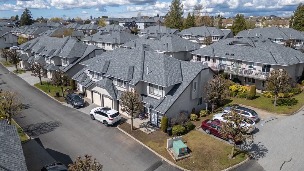 3160 TOWNLINE, Abbotsford, British Columbia V2T 5P4, 5 Bedrooms Bedrooms, ,3 BathroomsBathrooms,Residential Attached,For Sale,TOWNLINE,R2868866