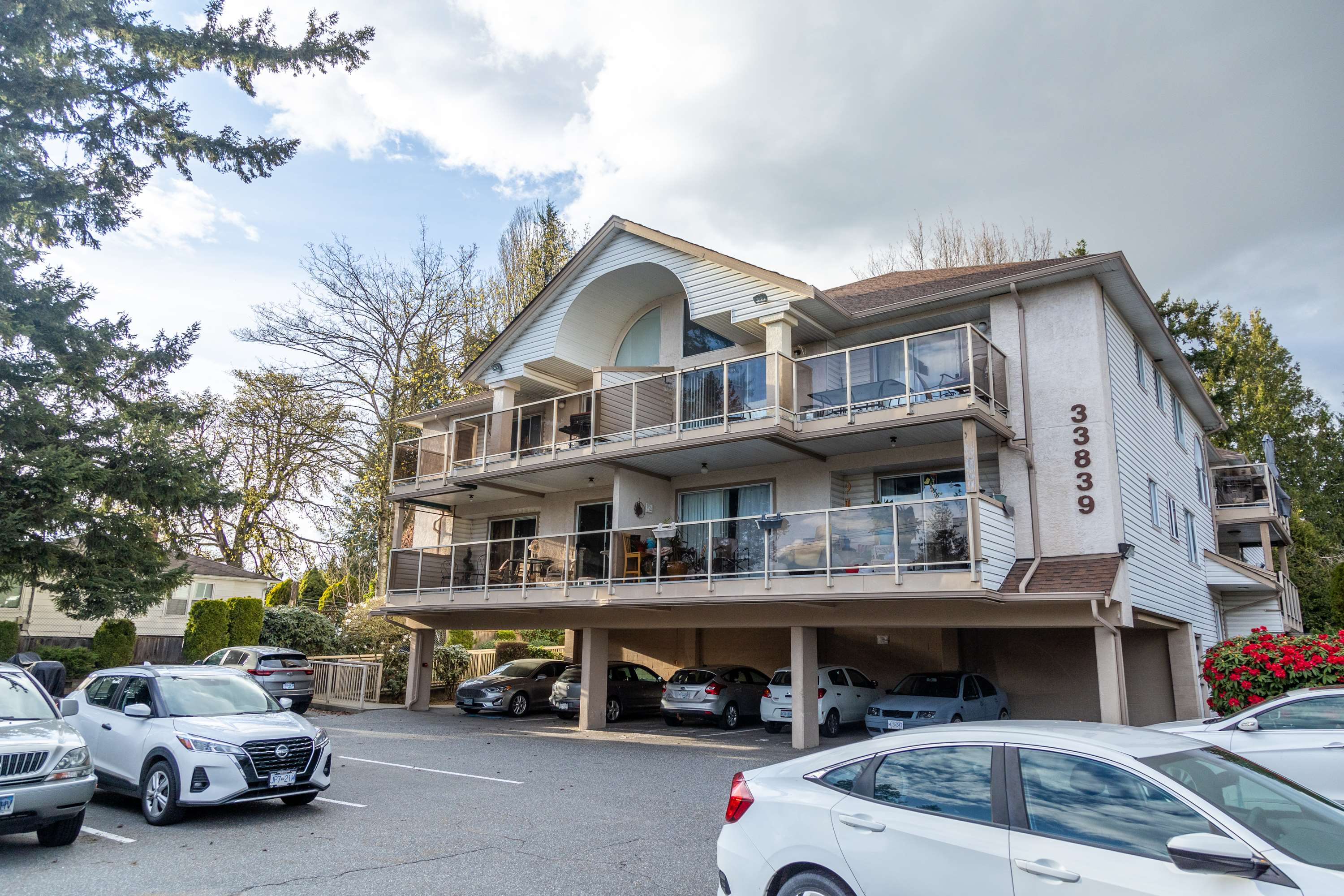 33839 MARSHALL, Abbotsford, British Columbia V2S 1L6, 2 Bedrooms Bedrooms, ,2 BathroomsBathrooms,Residential Attached,For Sale,MARSHALL,R2868871