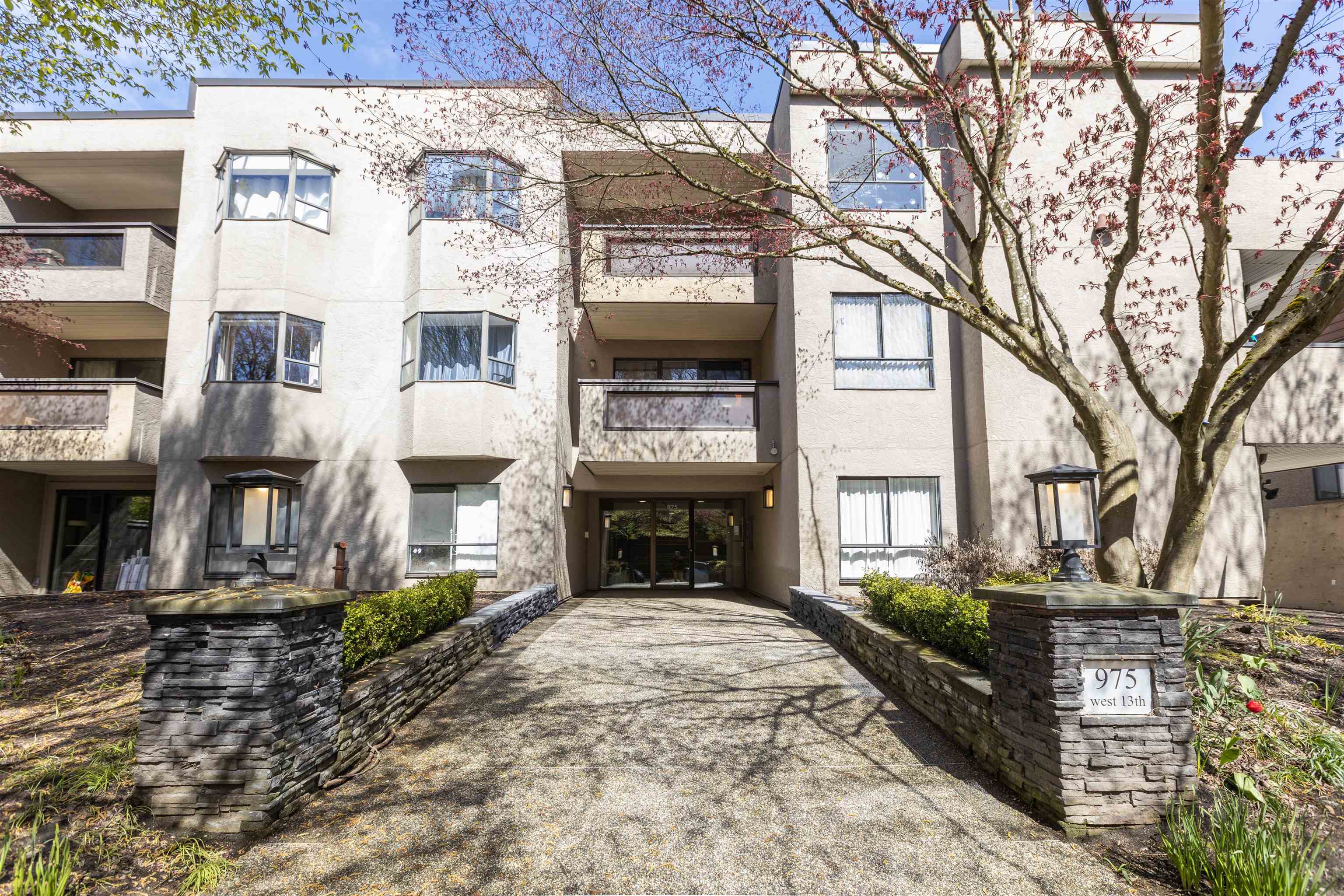 101-975 W13TH AVENUE, Vancouver, British Columbia, 1 Bedroom Bedrooms, ,1 BathroomBathrooms,Residential Attached,For Sale,R2869111