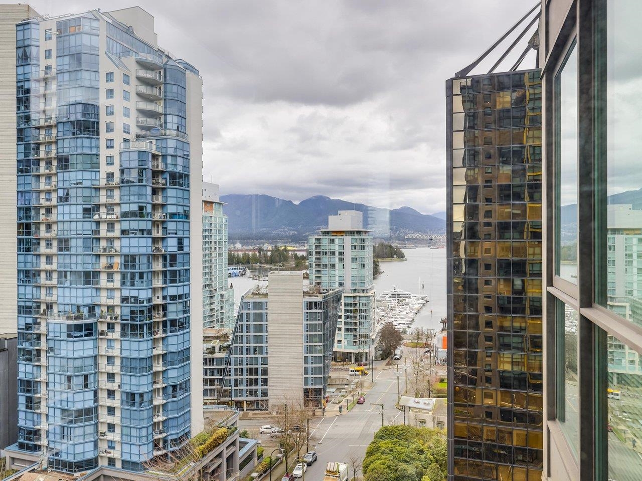 1211-1367 ALBERNI STREET, Vancouver, British Columbia V6E 4R9 Apartment/Condo, 1 Bedroom, 1 Bathroom, Residential Attached,For Sale, MLS-R2869343, Richmond Condo for Sale