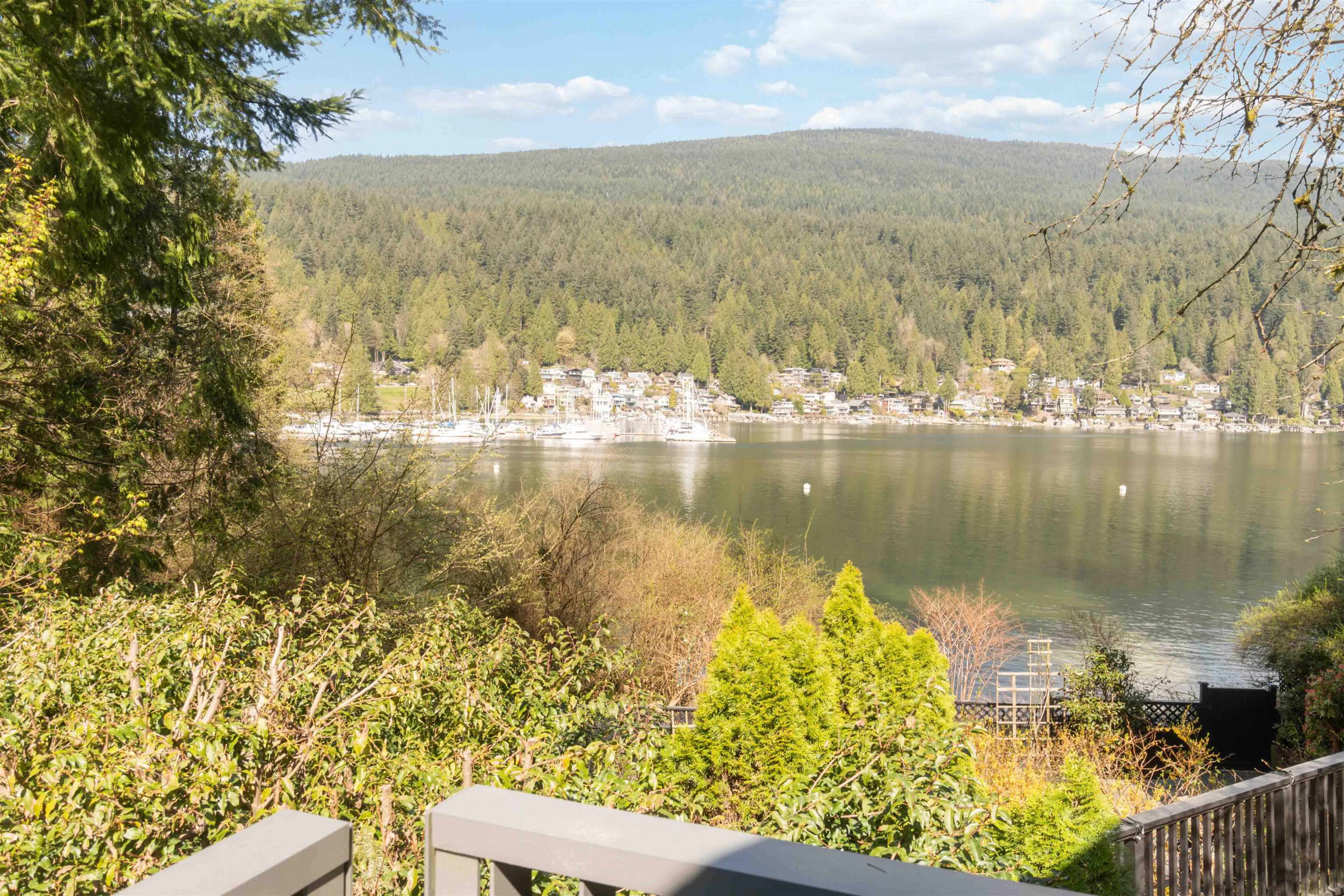 Deep Cove House/Single Family for sale:  3 bedroom 2,948 sq.ft. (Listed 2024-04-11)