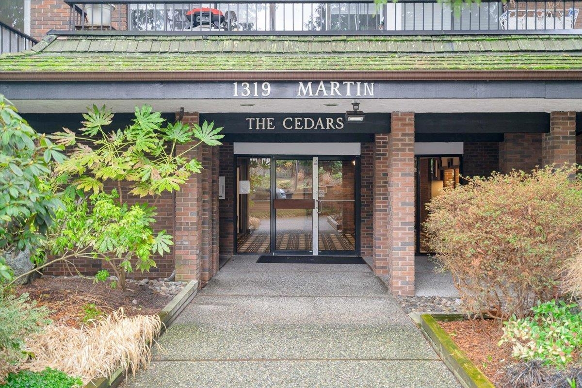 305-1319 MARTIN STREET, White Rock, British Columbia, 1 Bedroom Bedrooms, ,1 BathroomBathrooms,Residential Attached,For Sale,R2869668