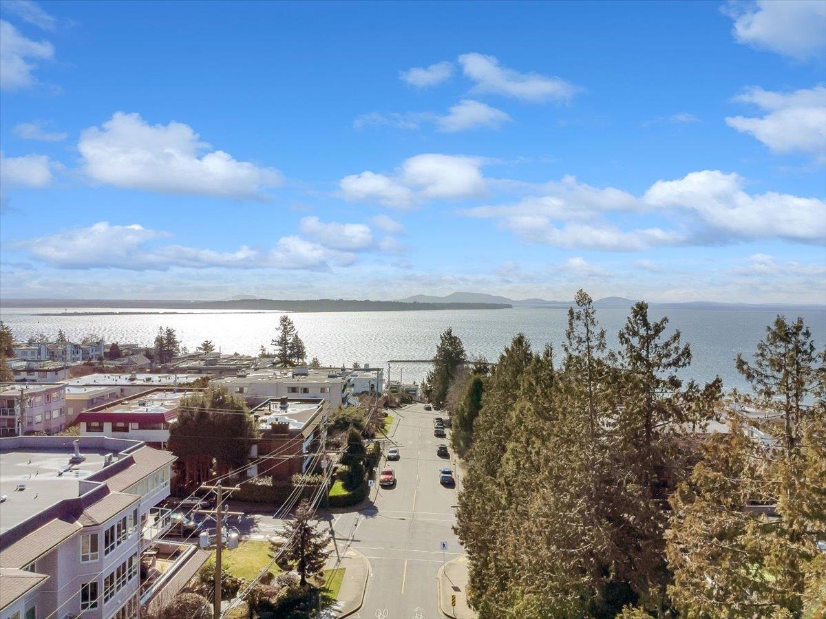 305-1319 MARTIN STREET, White Rock, British Columbia, 1 Bedroom Bedrooms, ,1 BathroomBathrooms,Residential Attached,For Sale,R2869668