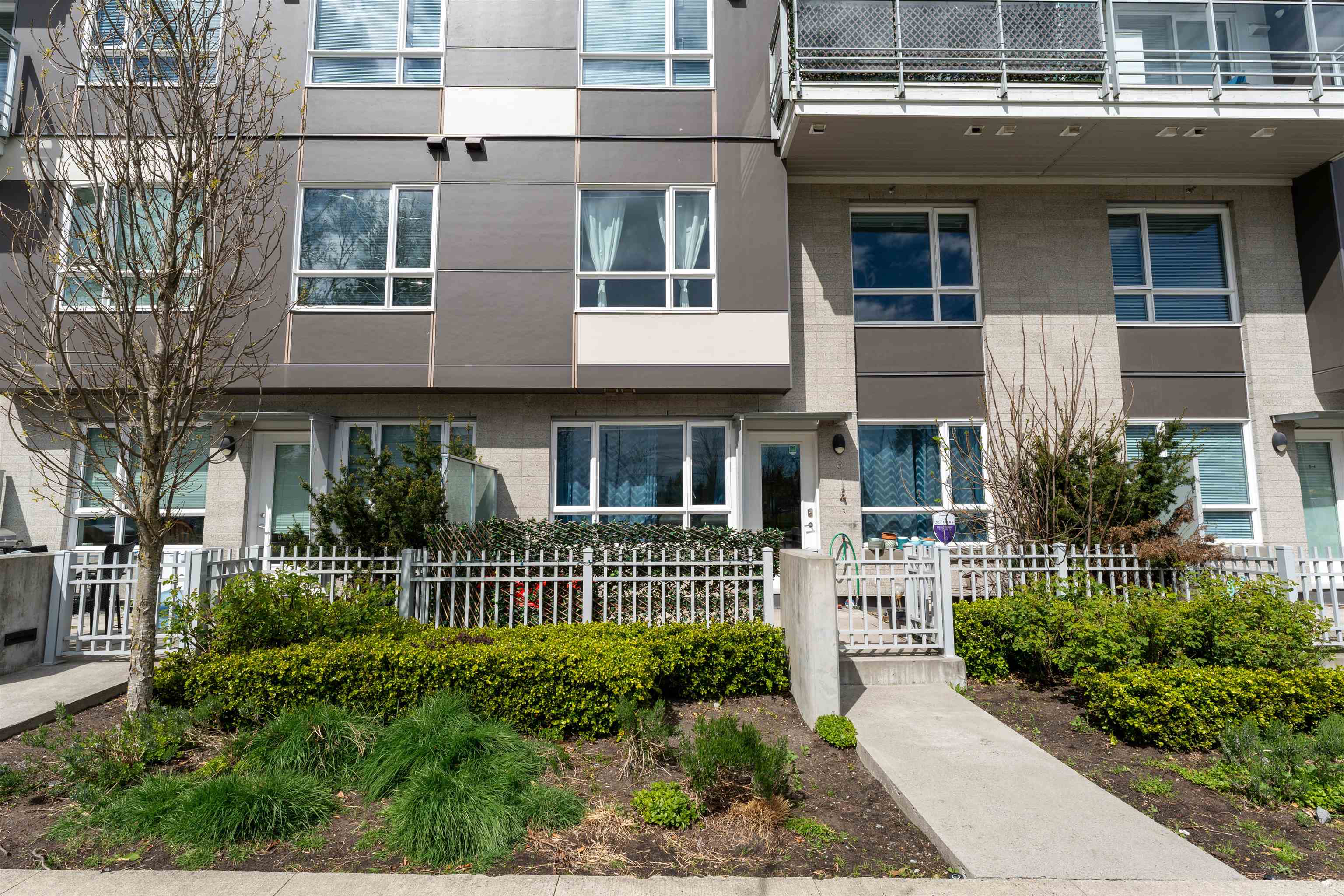 TH3-10581 140 STREET, Surrey, British Columbia, 3 Bedrooms Bedrooms, ,3 BathroomsBathrooms,Residential Attached,For Sale,R2869725