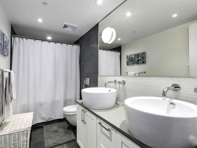 301-1762 DAVIE STREET, Vancouver, British Columbia, 2 Bedrooms Bedrooms, ,2 BathroomsBathrooms,Residential Attached,For Sale,R2870234