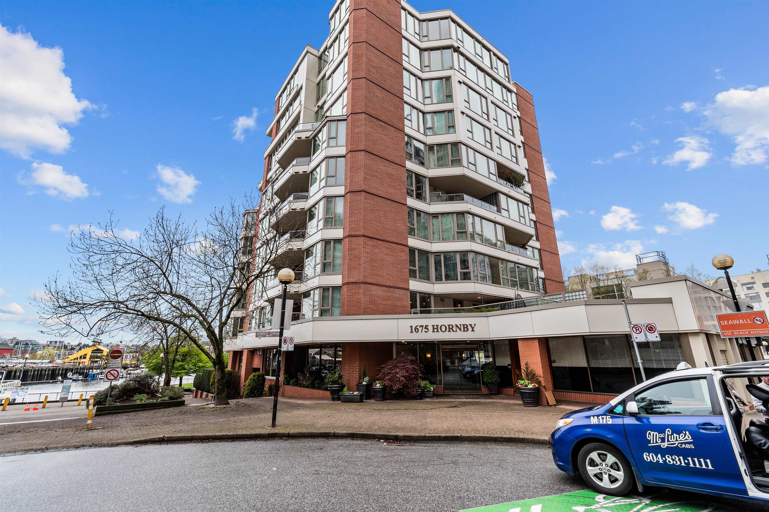 401-1675 HORNBY STREET, Vancouver, British Columbia, 2 Bedrooms Bedrooms, ,2 BathroomsBathrooms,Residential Attached,For Sale,R2870906