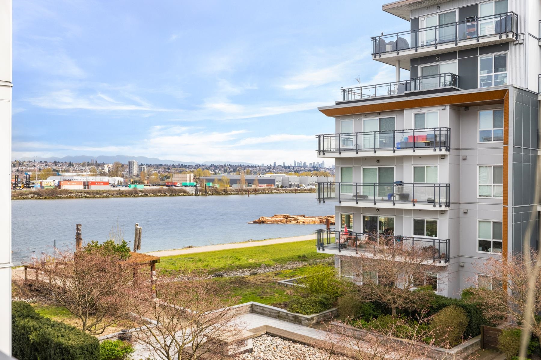 316-10033 RIVER DRIVE, Richmond, British Columbia, 2 Bedrooms Bedrooms, ,2 BathroomsBathrooms,Residential Attached,For Sale,R2870995