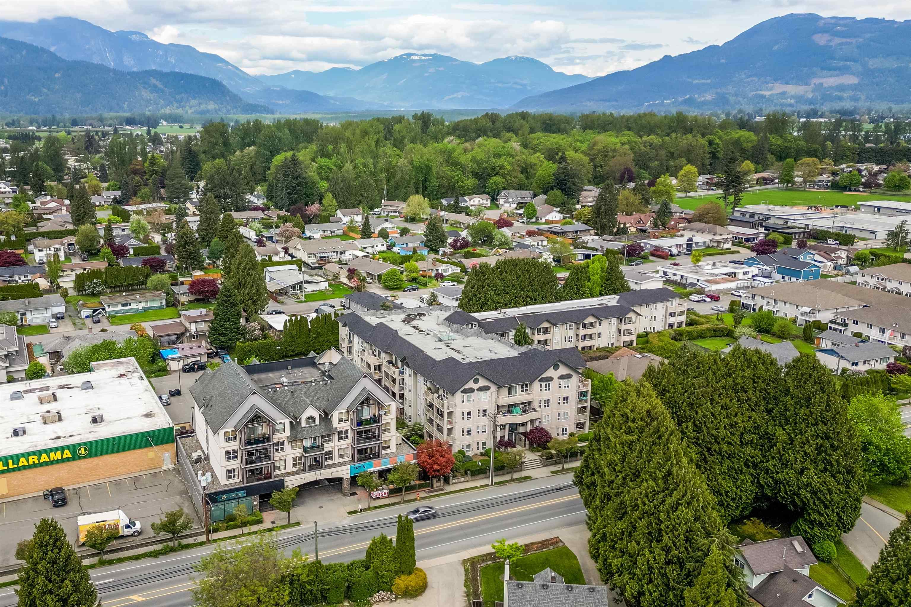 46693 YALE, Chilliwack, British Columbia V2P 7Z4, 2 Bedrooms Bedrooms, ,2 BathroomsBathrooms,Residential Attached,For Sale,YALE,R2871210