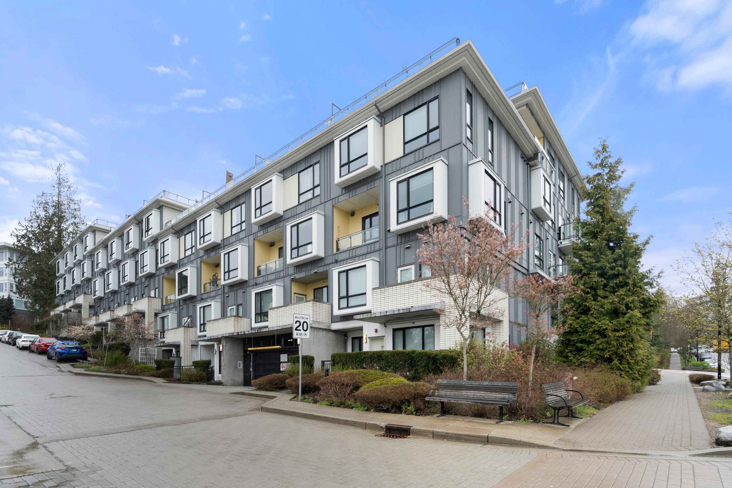 9350 UNIVERSITY HIGH, Burnaby, British Columbia V5A 0B6, 2 Bedrooms Bedrooms, ,2 BathroomsBathrooms,Residential Attached,For Sale,UNIVERSITY HIGH,R2871319