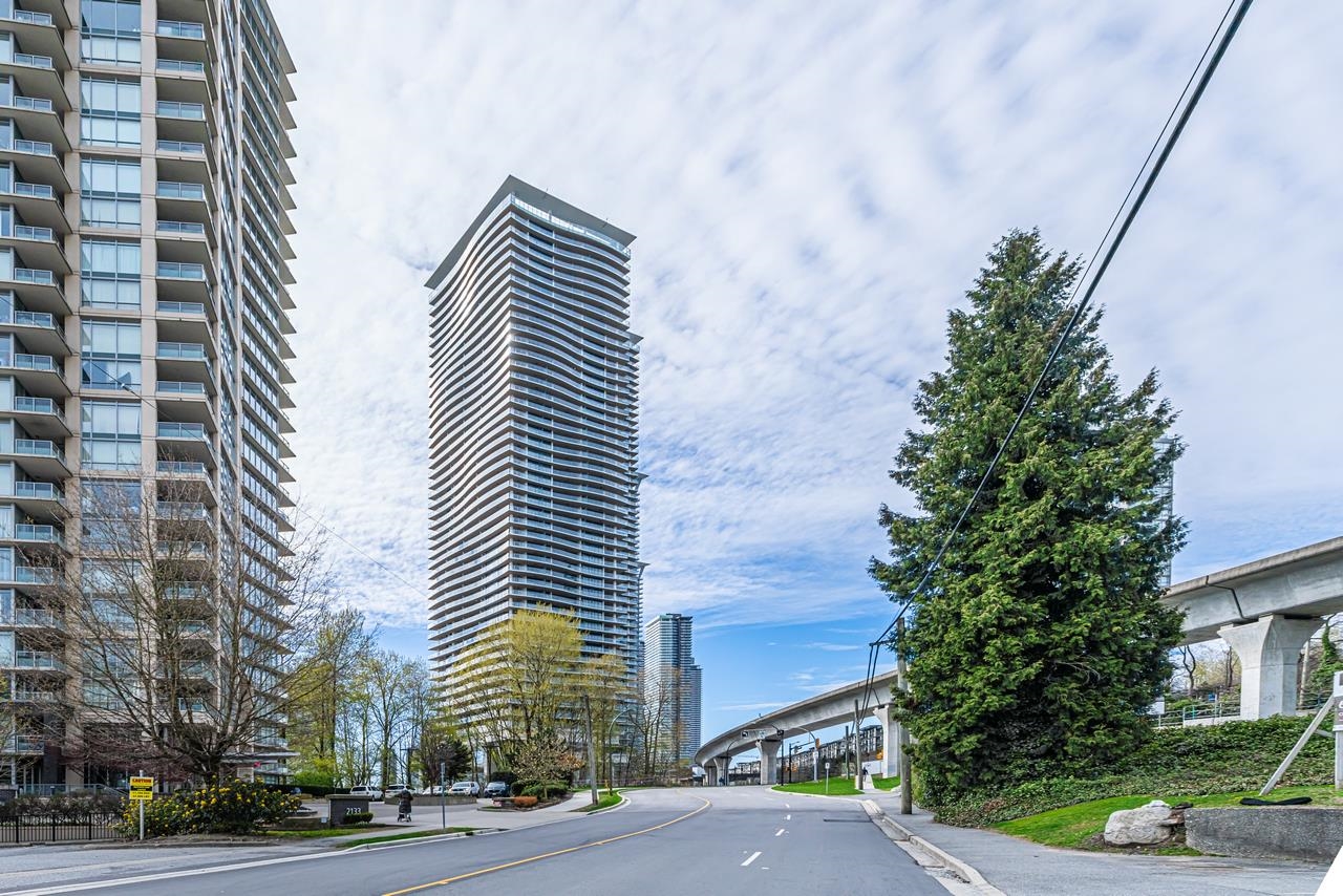 706-4890 LOUGHEED HIGHWAY, Burnaby, British Columbia, 1 Bedroom Bedrooms, ,1 BathroomBathrooms,Residential Attached,For Sale,R2871390