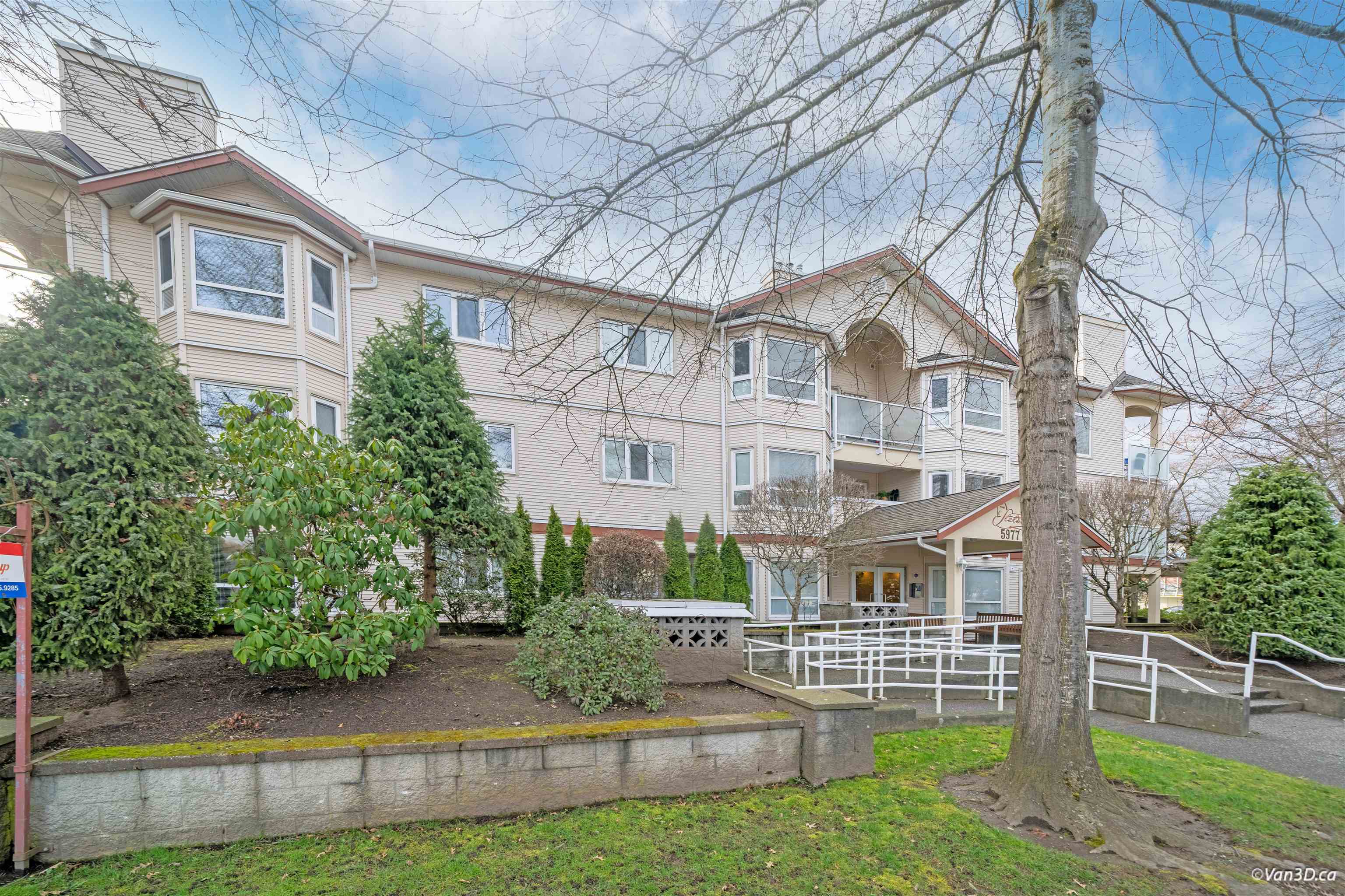 209-5977 177B STREET, Surrey, British Columbia, 2 Bedrooms Bedrooms, ,2 BathroomsBathrooms,Residential Attached,For Sale,R2871488
