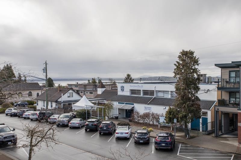 201-15213 PACIFIC AVENUE, White Rock, British Columbia, 3 Bedrooms Bedrooms, ,2 BathroomsBathrooms,Residential Attached,For Sale,R2871565
