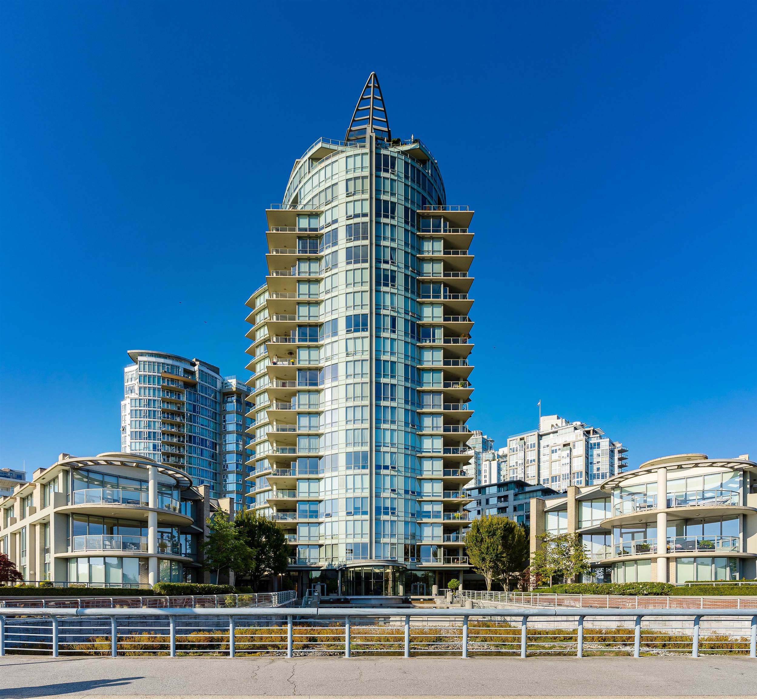 2003-1328 MARINASIDE CRESCENT, Vancouver, British Columbia, 3 Bedrooms Bedrooms, ,4 BathroomsBathrooms,Residential Attached,For Sale,R2871668