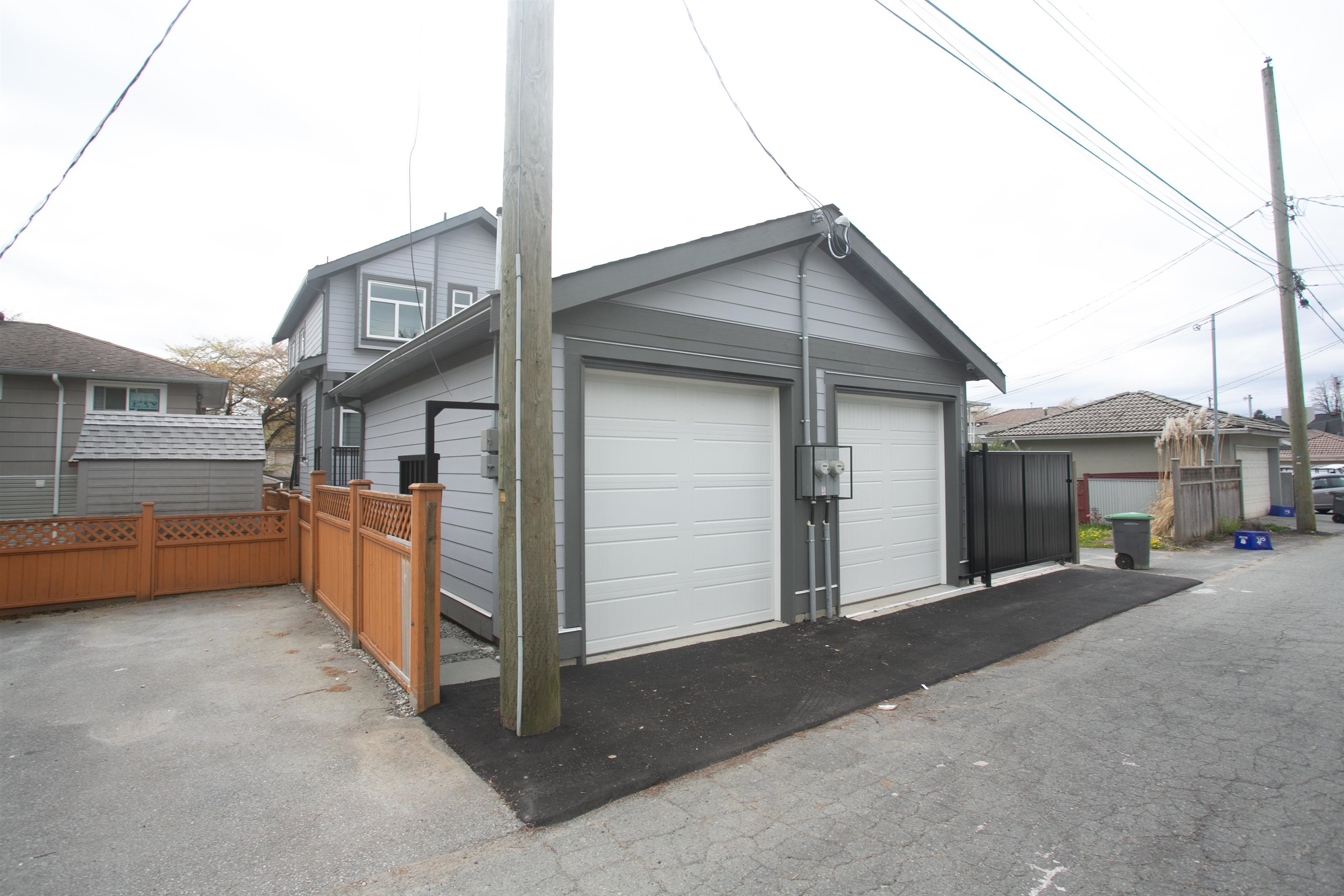 #2-3351 AUSTREY AVENUE, Vancouver, British Columbia, 4 Bedrooms Bedrooms, ,4 BathroomsBathrooms,Residential Attached,For Sale,R2871681