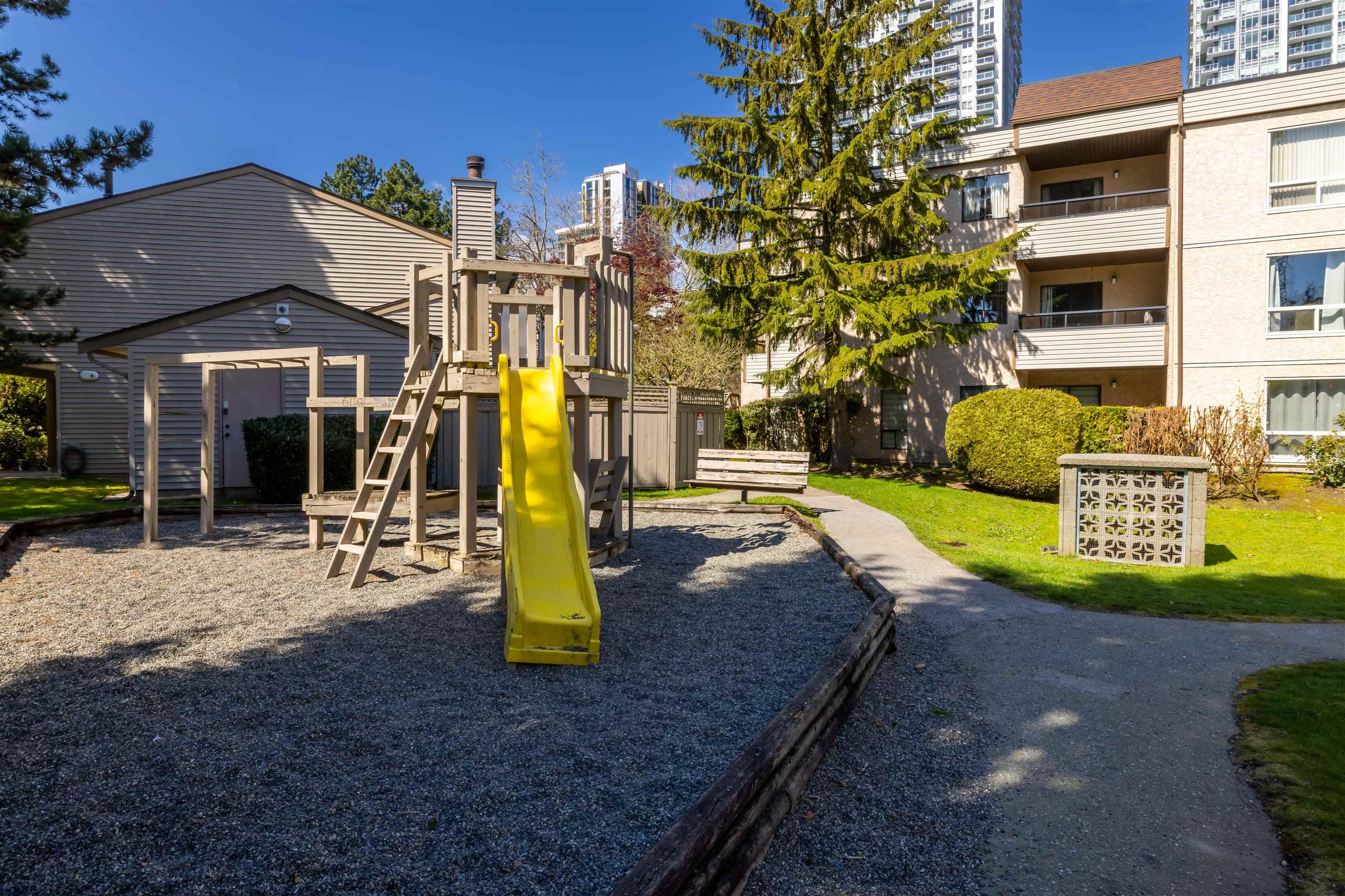 13344 102A, Surrey, British Columbia V3T 5J7, 1 Bedroom Bedrooms, ,1 BathroomBathrooms,Residential Attached,For Sale,102A,R2871713