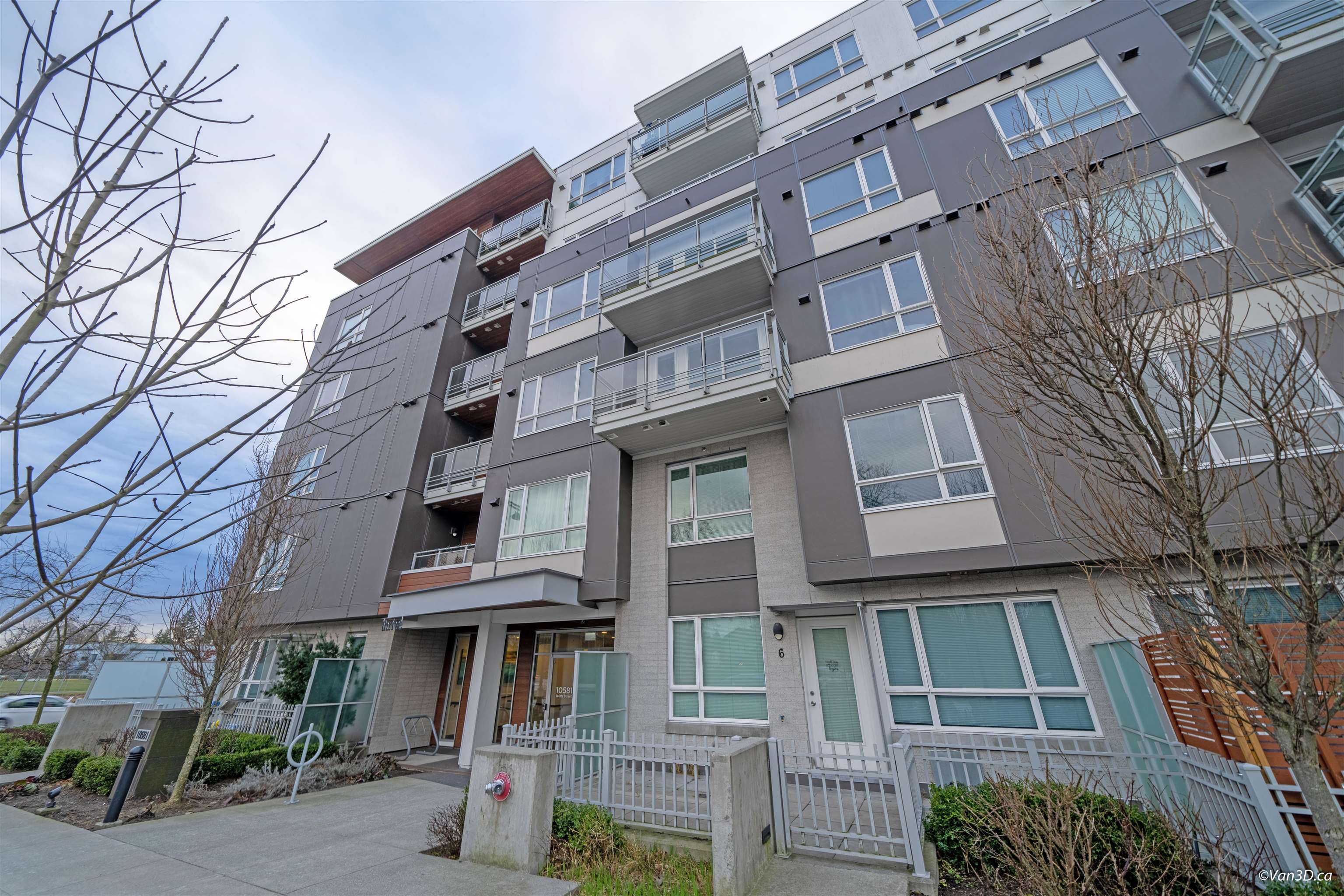 10581 140, Surrey, British Columbia V3T 0M7, 1 Bedroom Bedrooms, ,1 BathroomBathrooms,Residential Attached,For Sale,140,R2871758