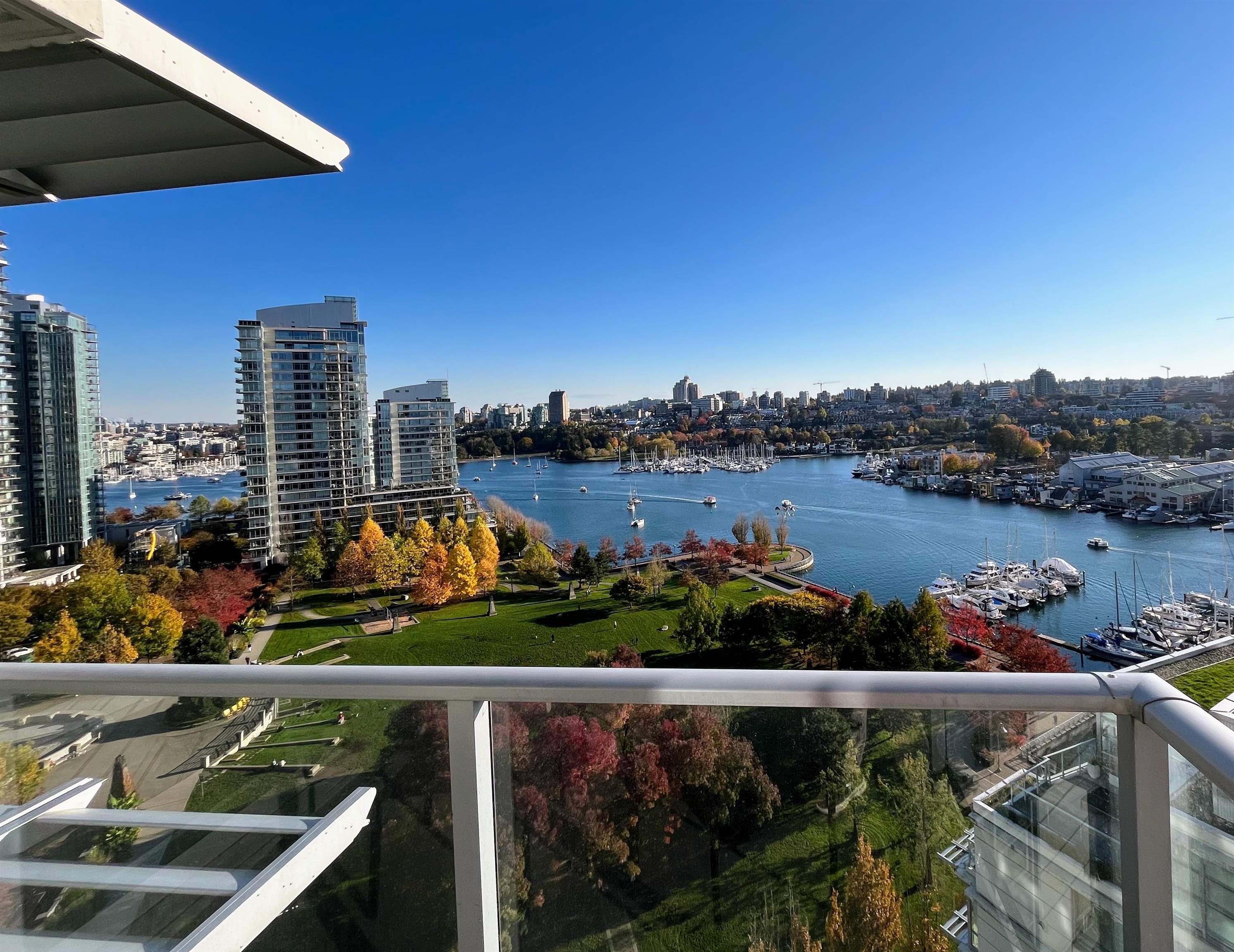 638 BEACH, Vancouver, British Columbia V6Z 3H4, 2 Bedrooms Bedrooms, ,2 BathroomsBathrooms,Residential Attached,For Sale,BEACH,R2871811